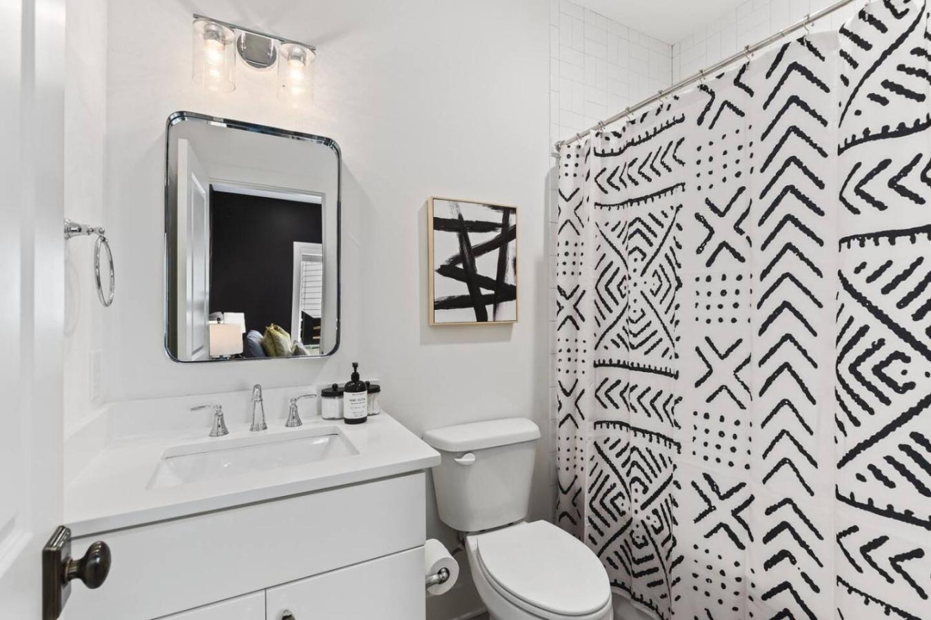 Two Adjacent Homes By 12 South And Belmont That Sleeps 24 Holiday home *