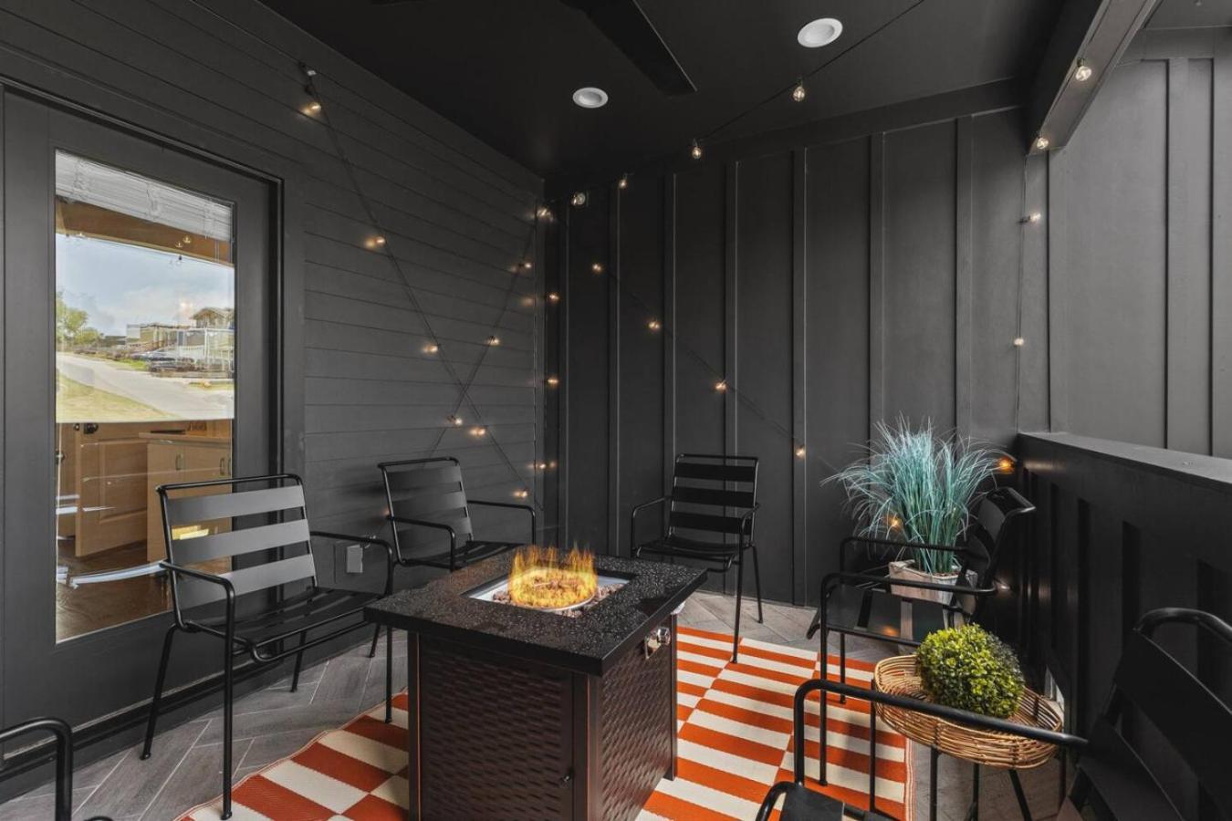 Two Adjacent Homes By 12 South And Belmont That Sleeps 24 *