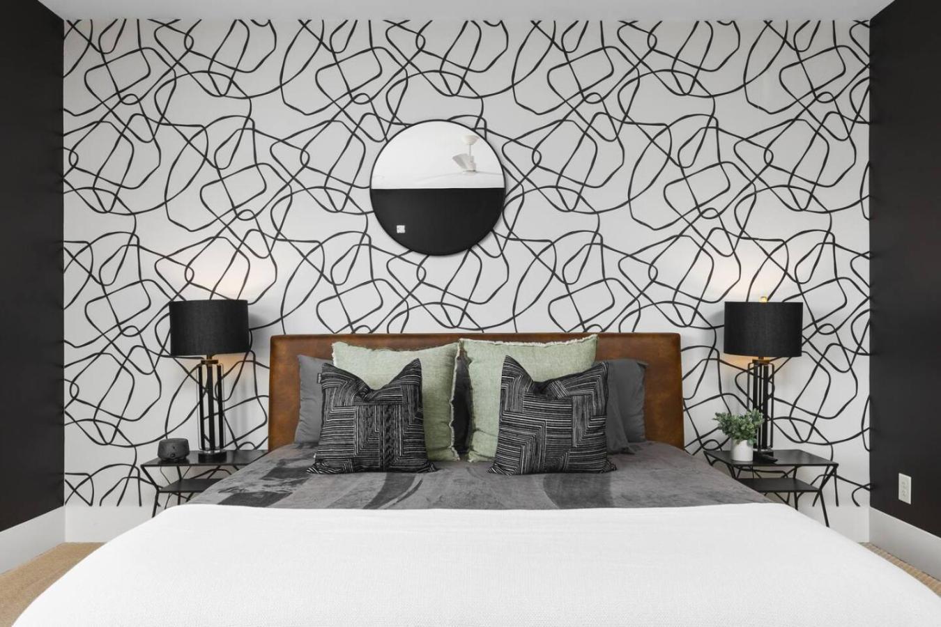 Two Adjacent Homes By 12 South And Belmont That Sleeps 24 Holiday home