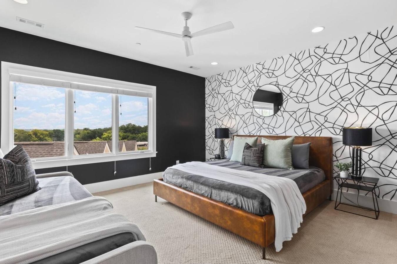 Two Adjacent Homes By 12 South And Belmont That Sleeps 24 Holiday home *