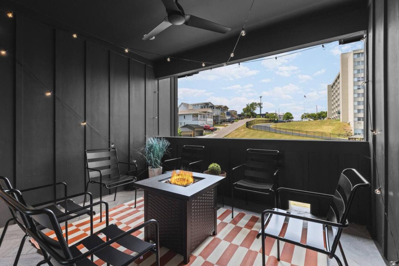 Two Adjacent Homes By 12 South And Belmont That Sleeps 24