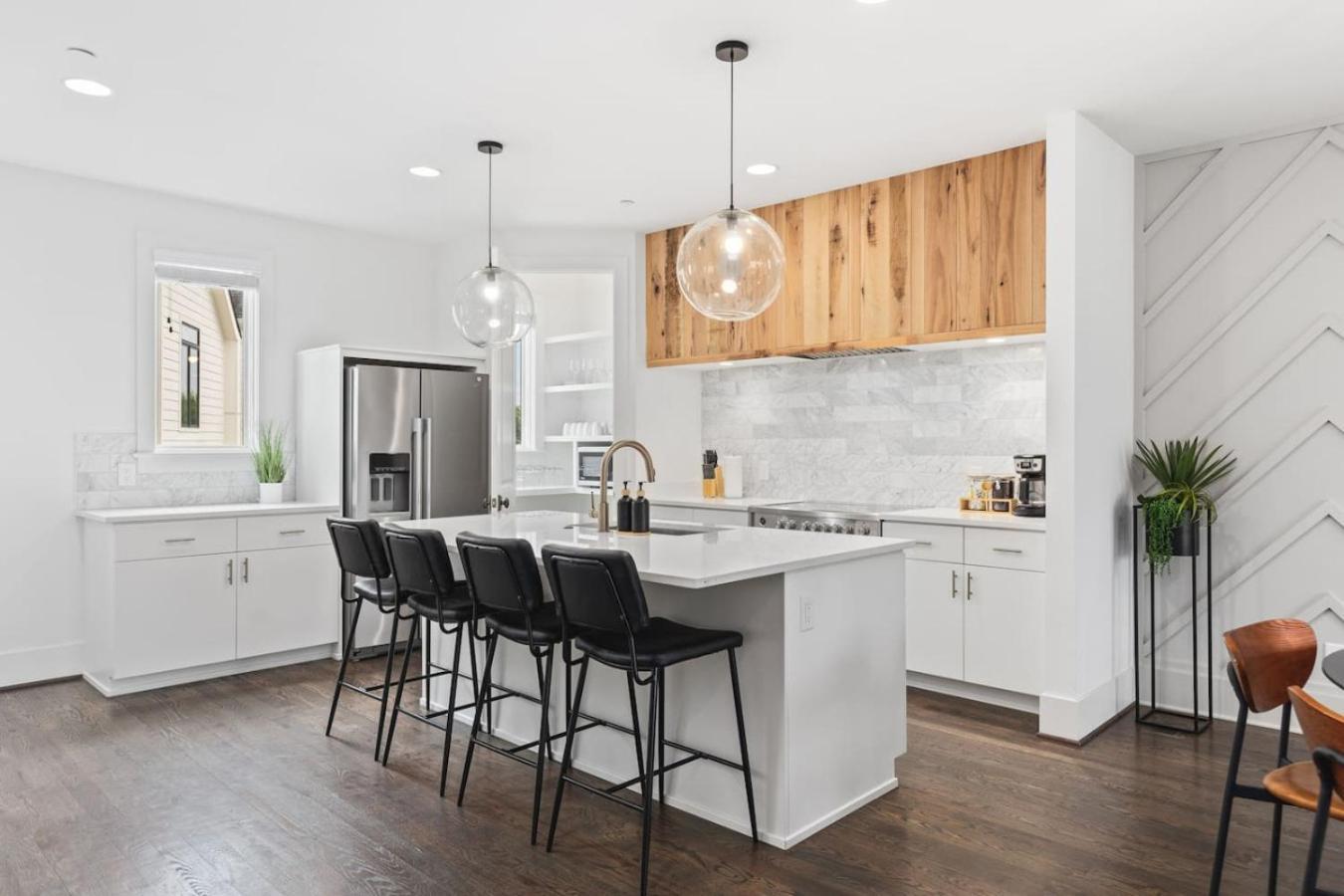 Two Adjacent Homes By 12 South And Belmont That Sleeps 24 Nashville