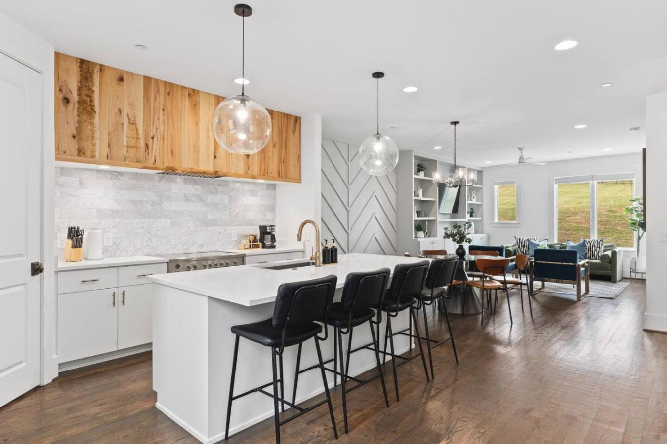 Two Adjacent Homes By 12 South And Belmont That Sleeps 24 * Nashville