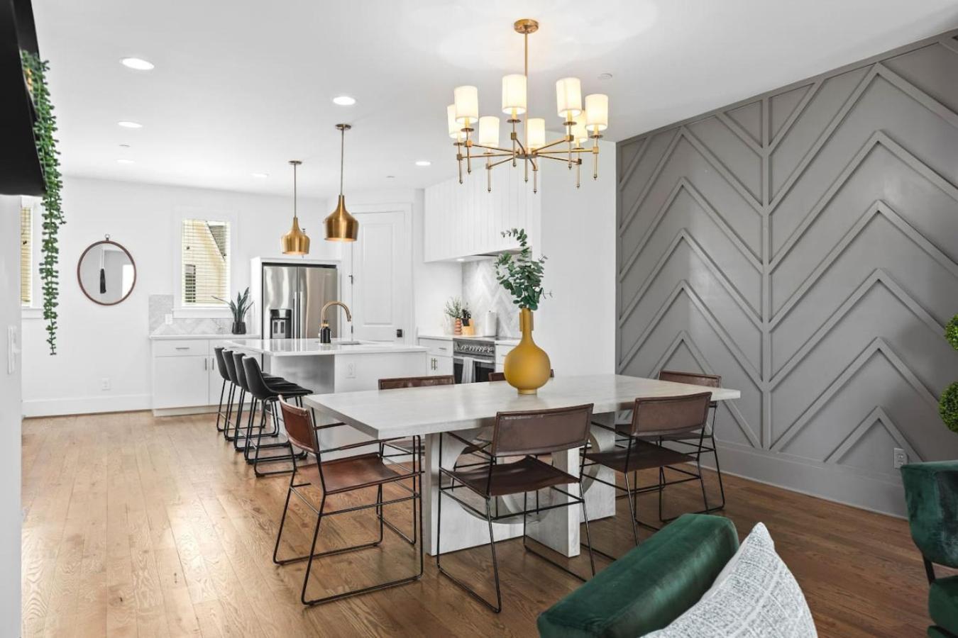 Two Adjacent Homes By 12 South And Belmont That Sleeps 24 Nashville