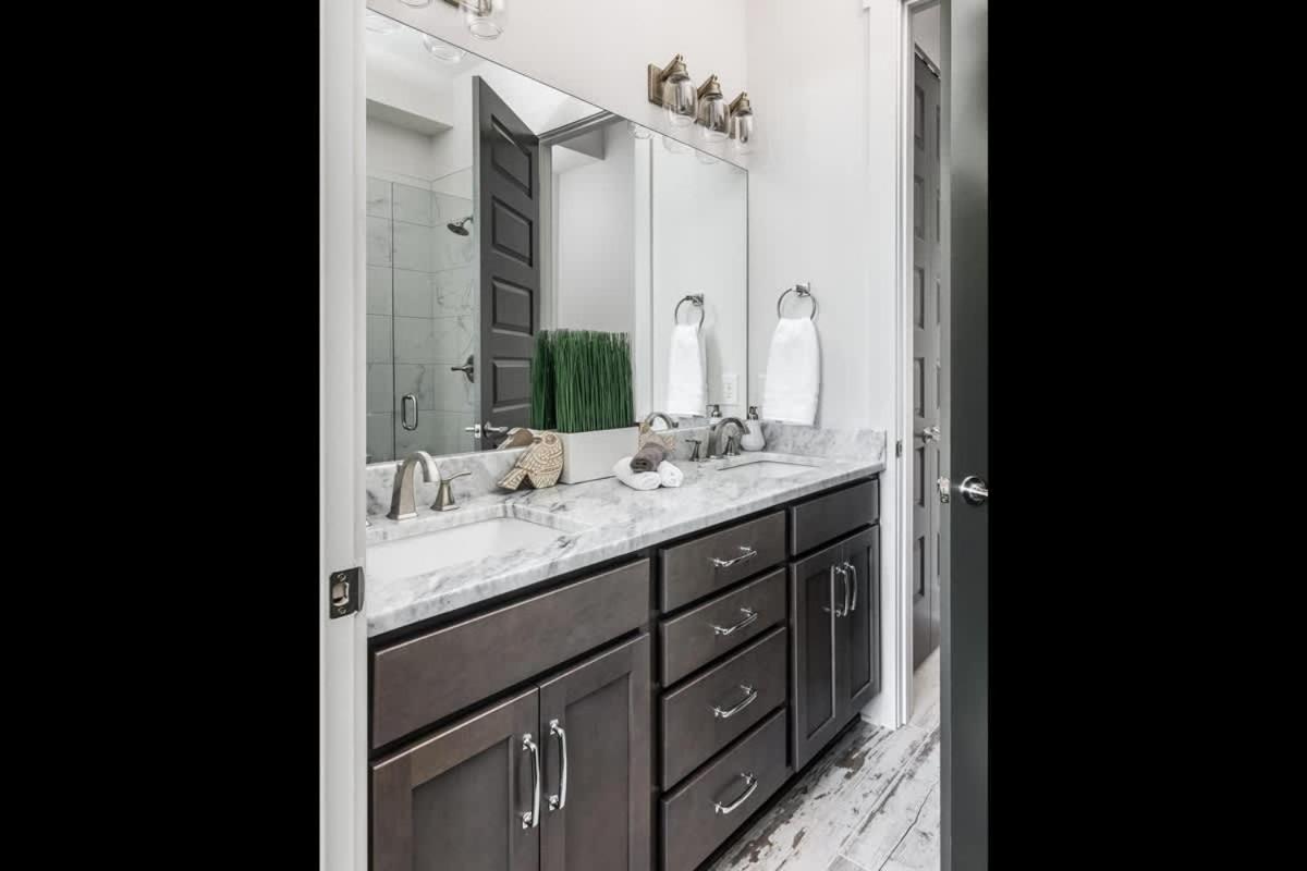 3 Story Townhome In East Holiday home Nashville