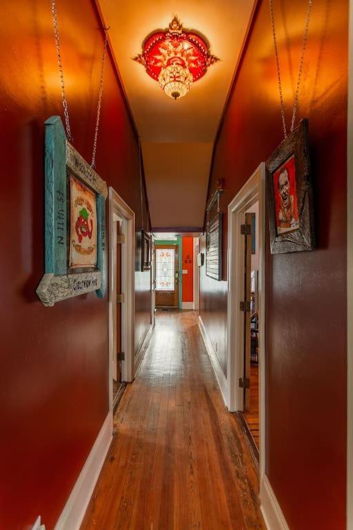 Eclectic Pet Friendly In East Holiday home