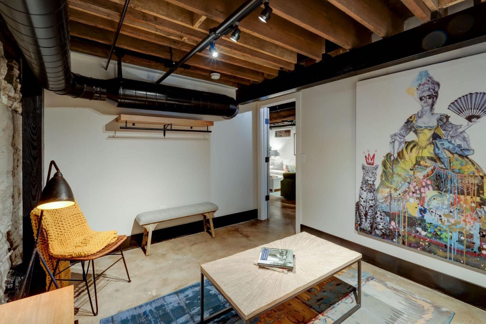 The 1865 Honky Tonk Chic And Luxurious * Nashville
