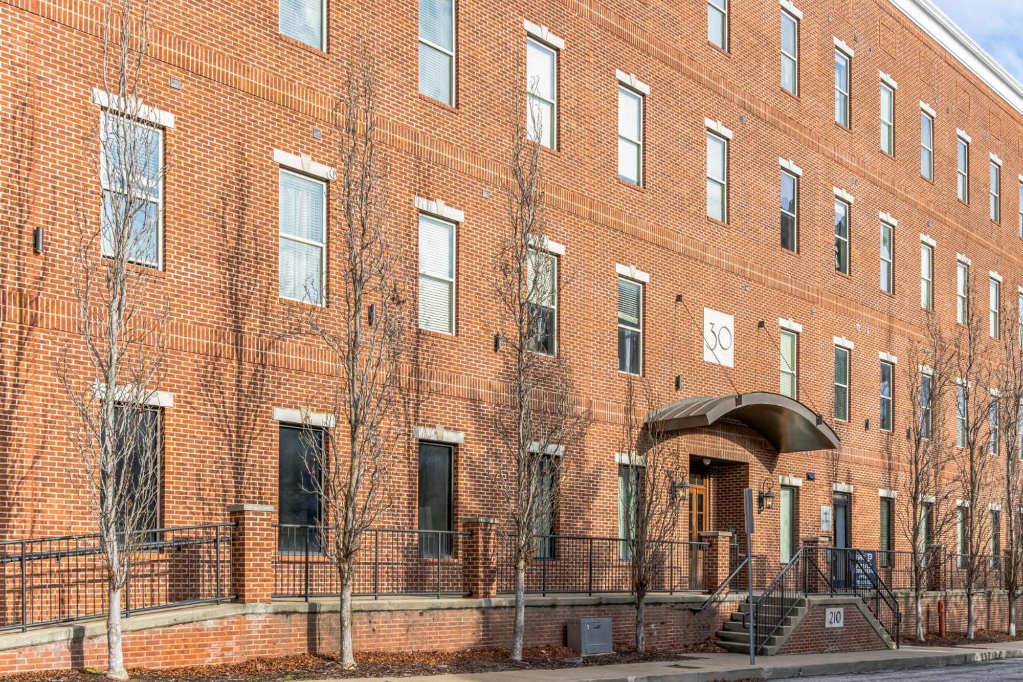 Chic And Modern West End Living Holiday home Nashville