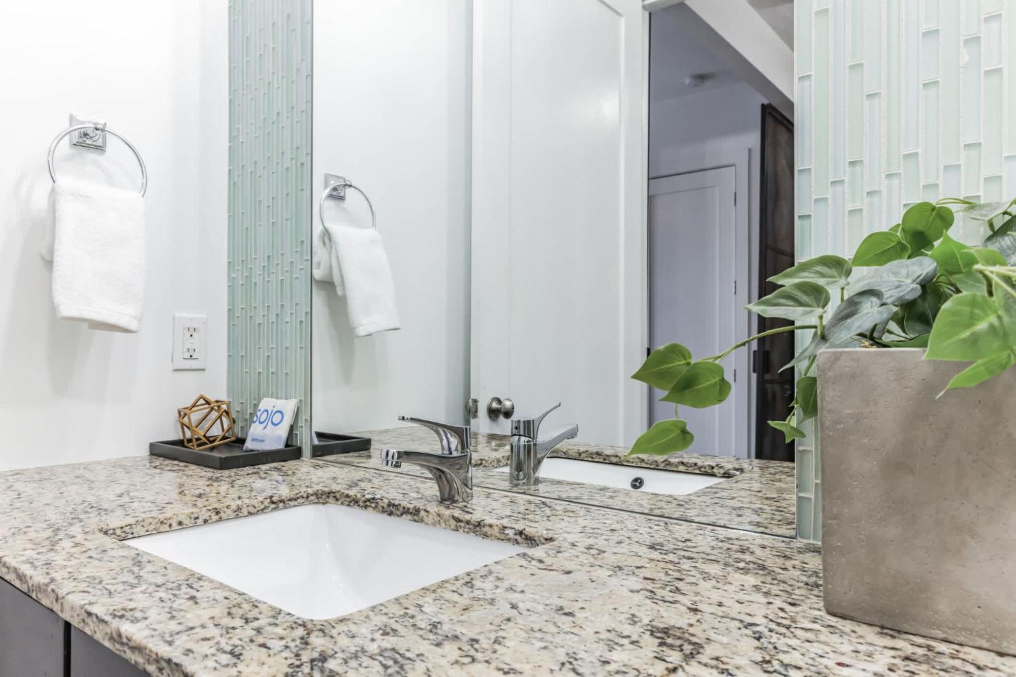 Chic And Modern West End Living Holiday home Nashville