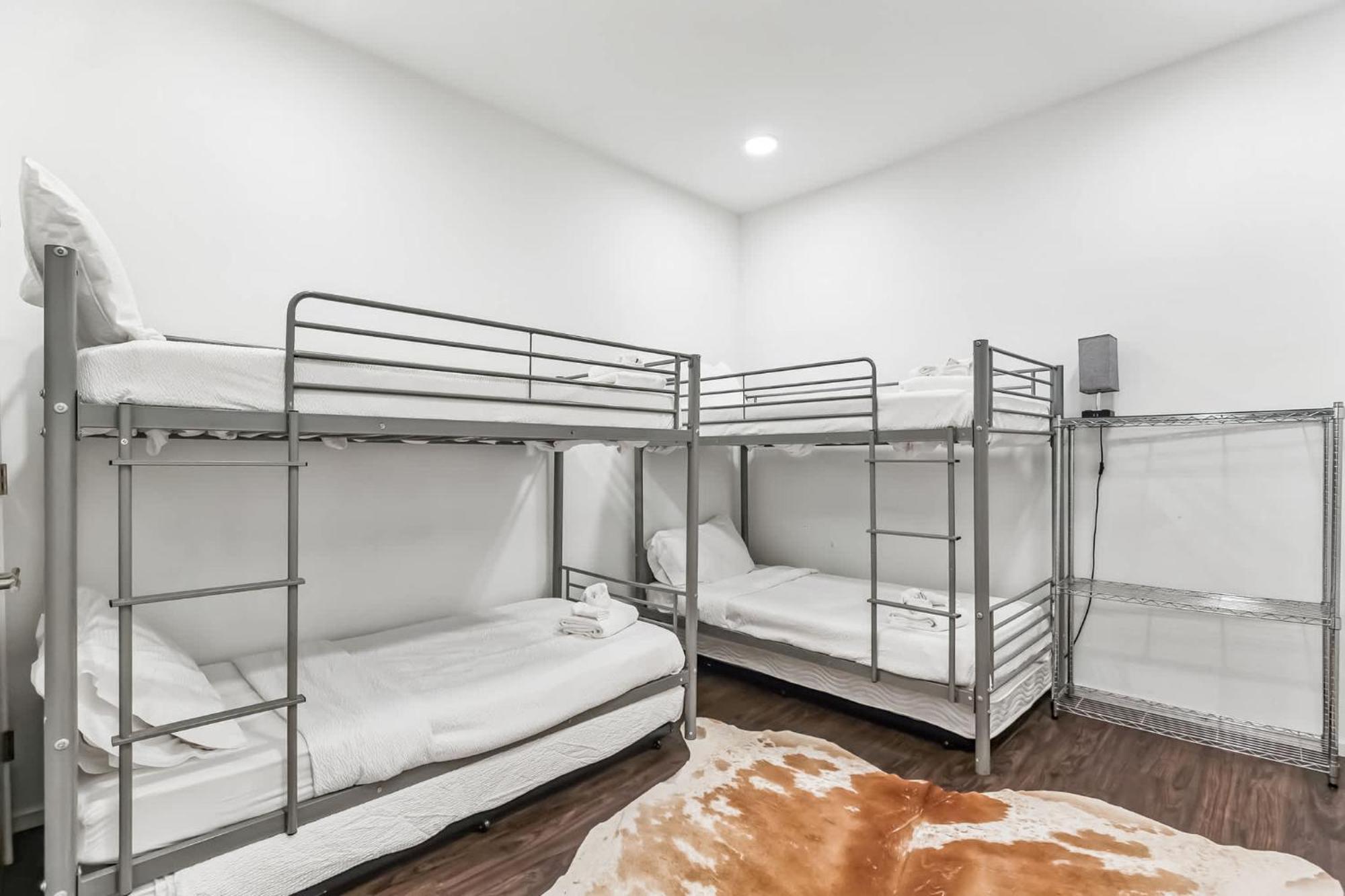 Holiday home Chic For 8 In Desirable Gulch Neighborhood *