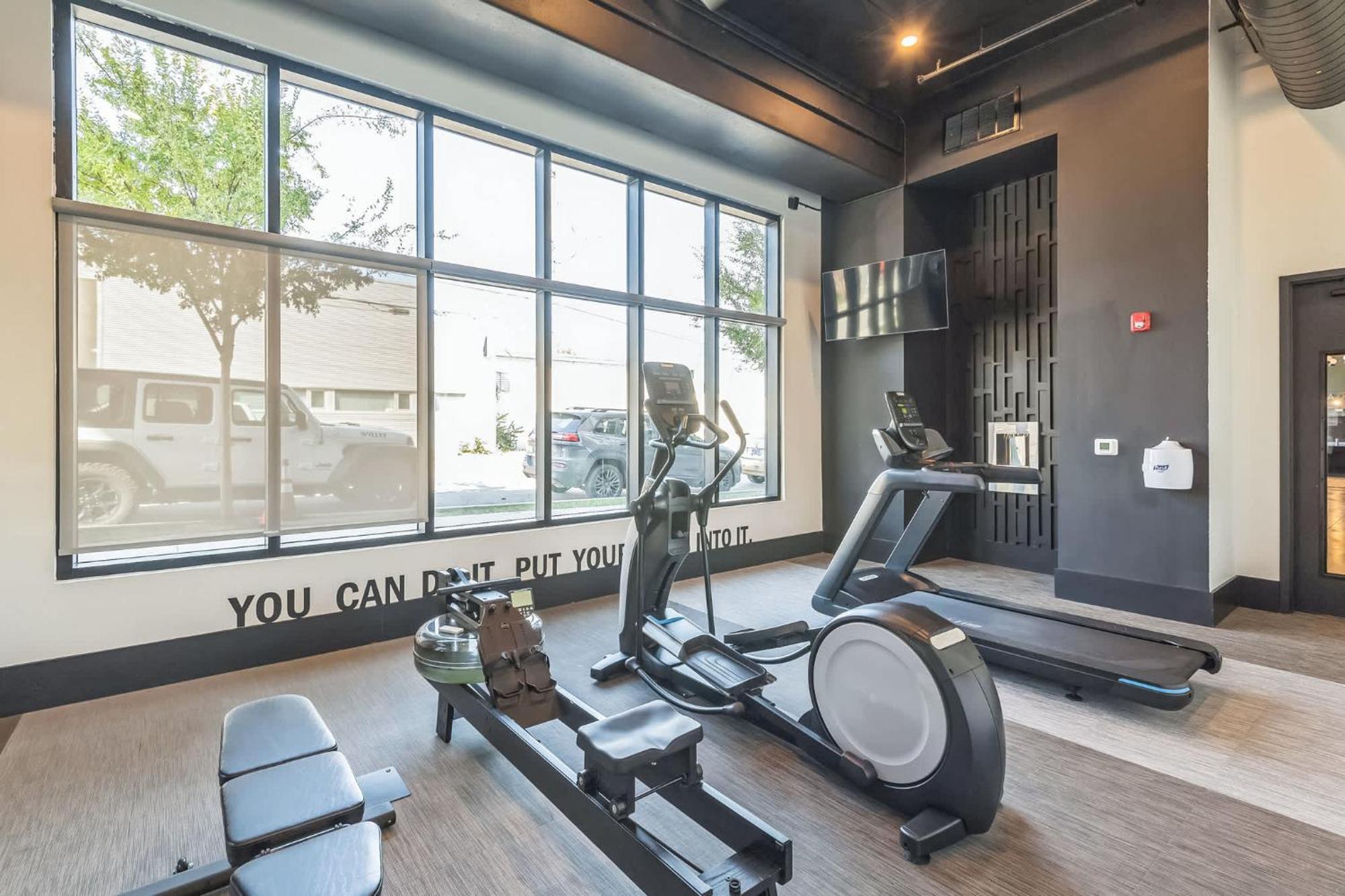 Gorgeous For 8 With Rooftop & Gym Near Dt Apartment *