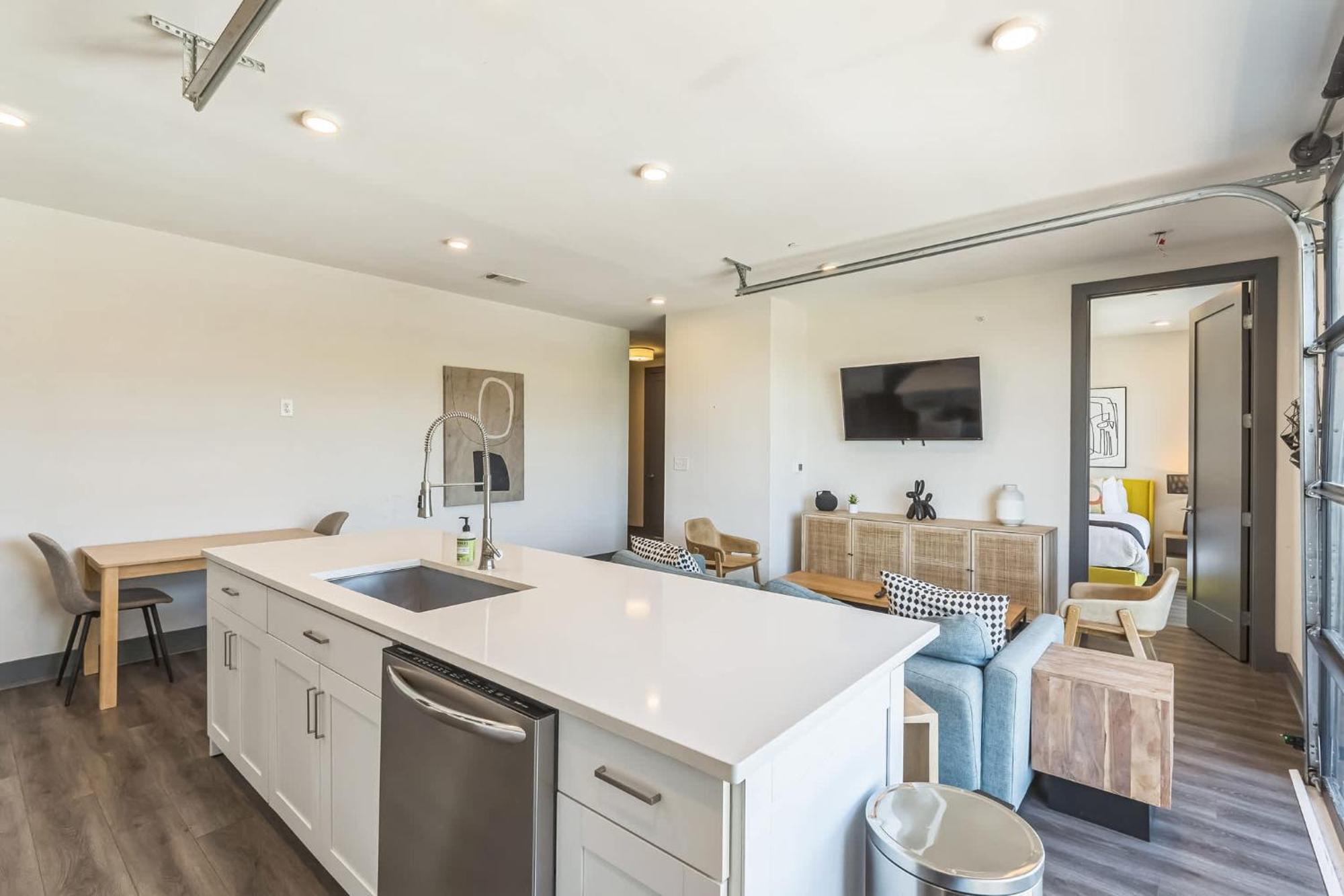 Gorgeous For 8 With Rooftop & Gym Near Dt Apartment *