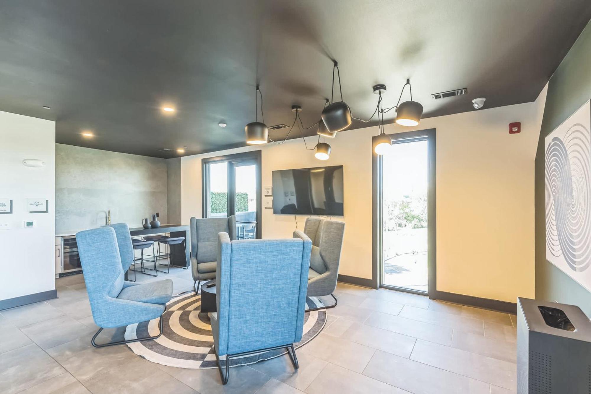 Gorgeous For 8 With Rooftop & Gym Near Dt *