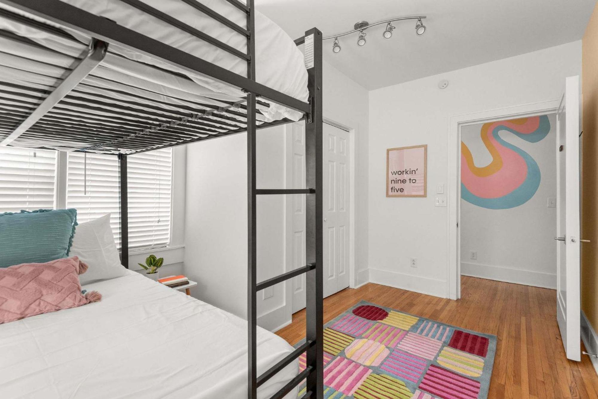 The Dolly House On Music Row - 4br - Sleeps 12 Holiday home