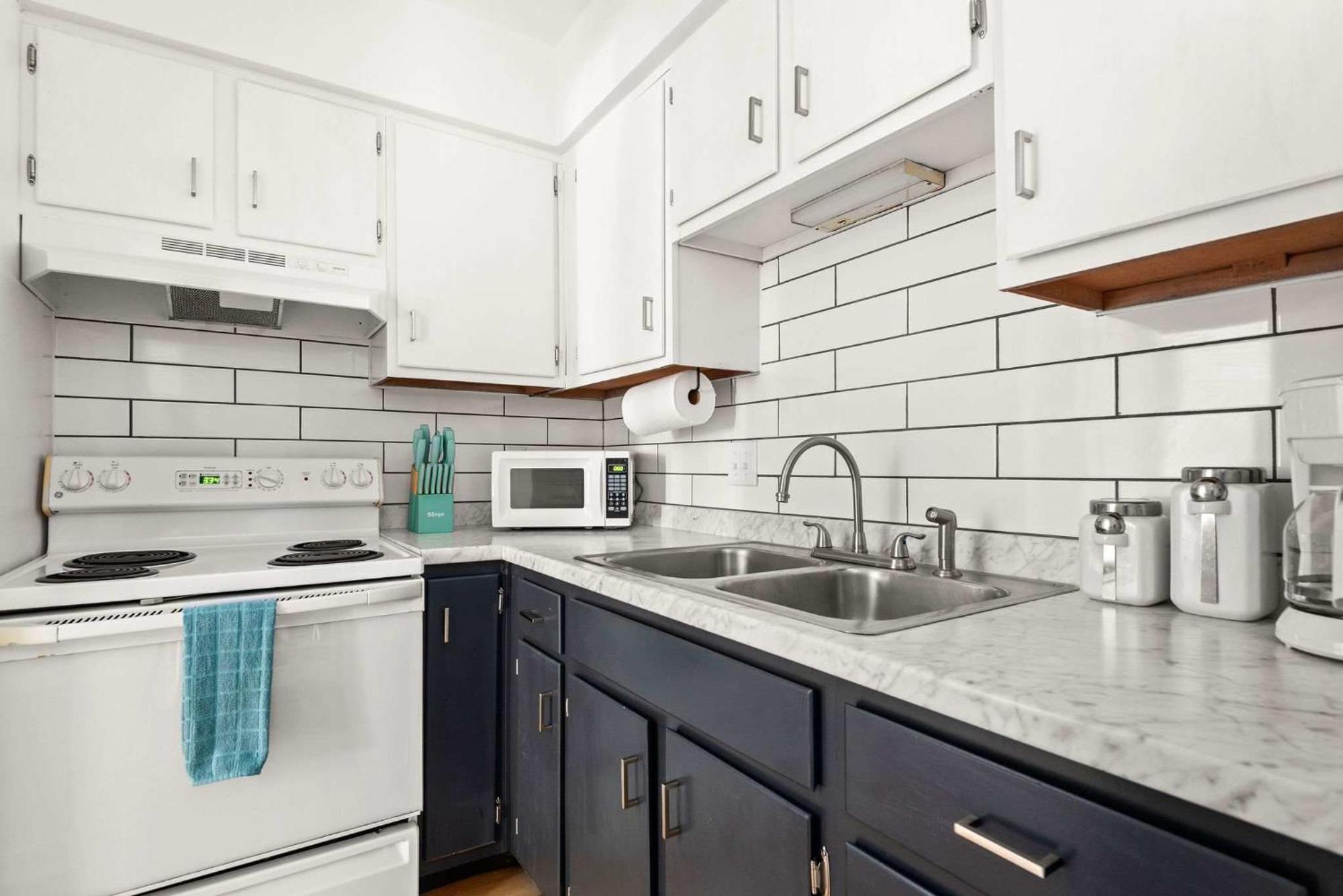 Apartment Music Row 2br - 2 Bath Sleeps 12 *