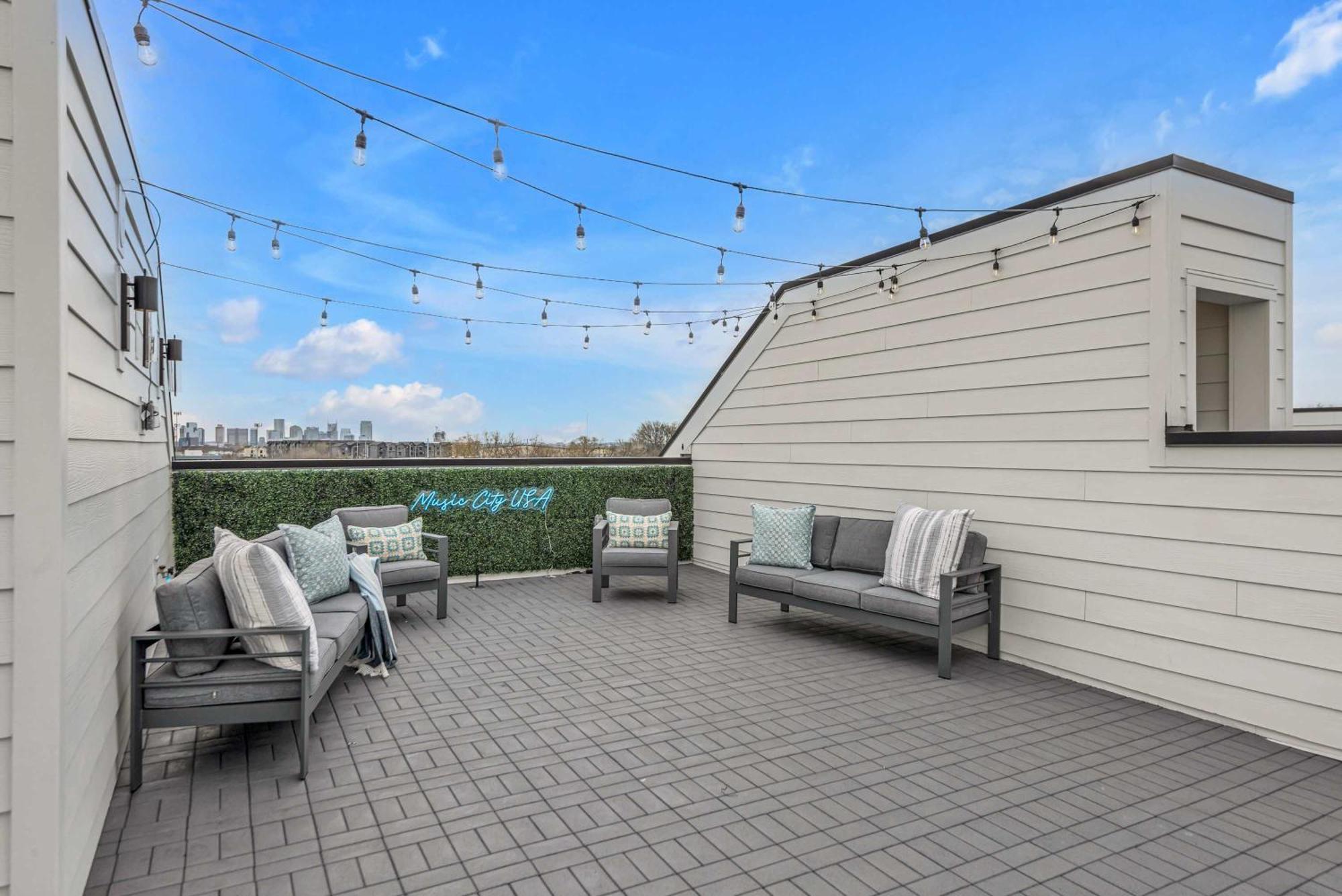 Music Mansion 2 Miles To Broadway - 13 Beds Holiday home