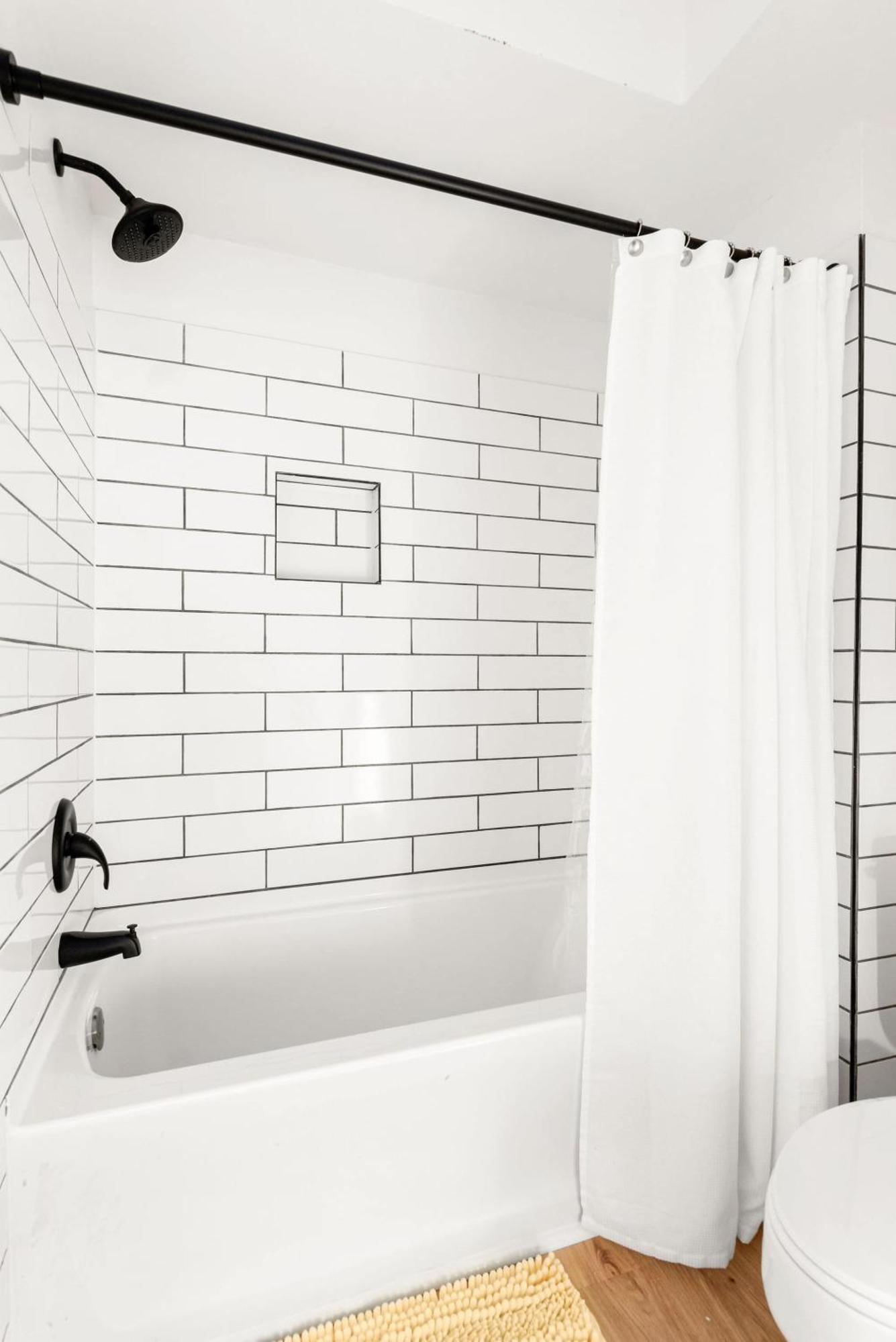 Dolly On Music Row Apartment *