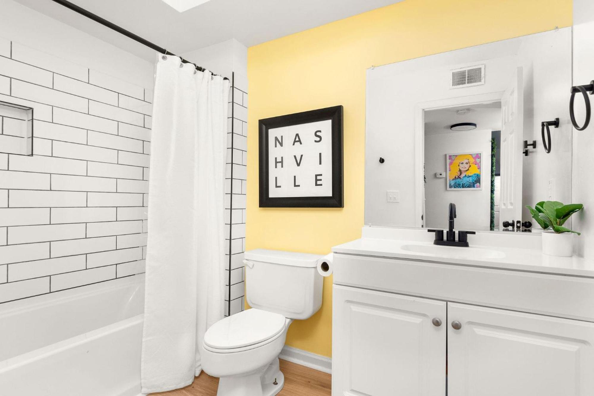 Dolly On Music Row Apartment