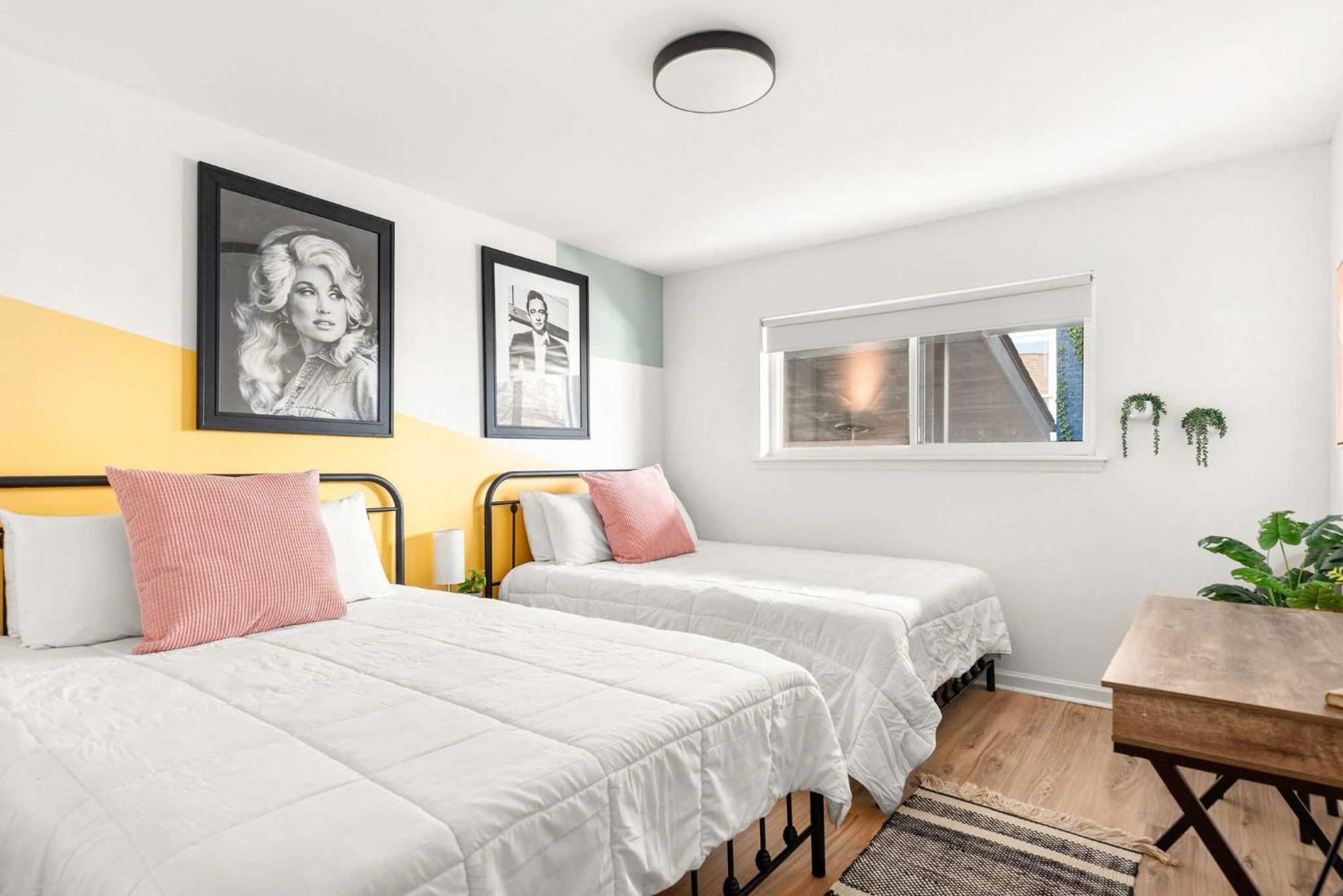 Dolly On Music Row Apartment *