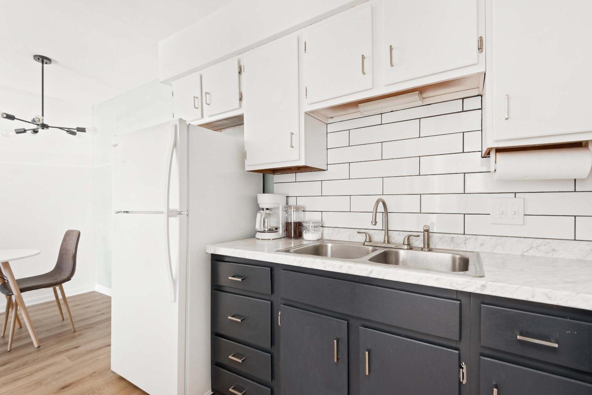 Dolly's Music Row Walkable Location * Nashville