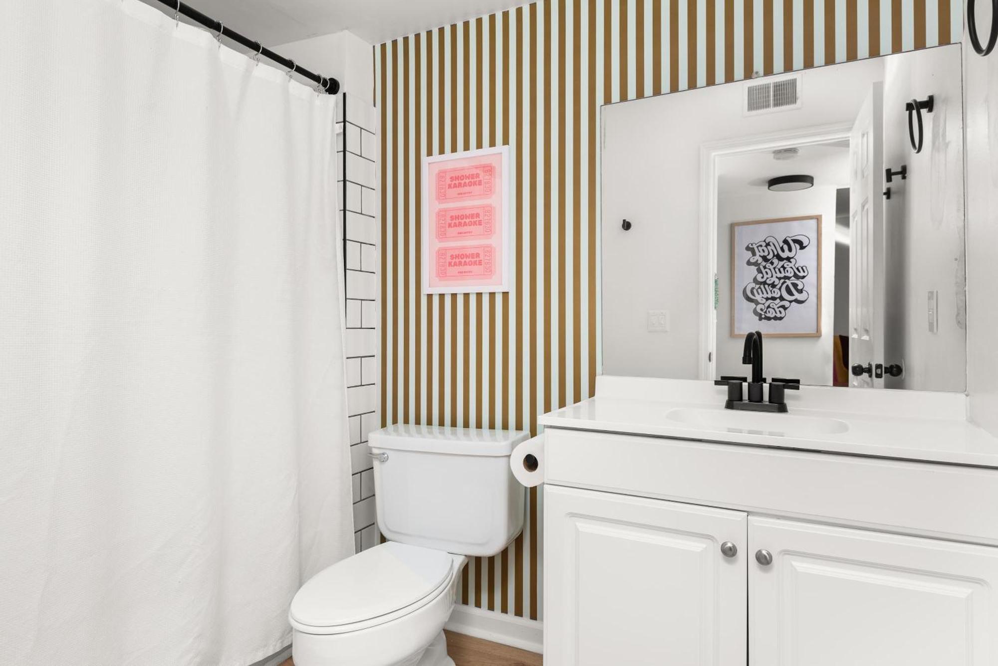 Apartment Dolly's Music Row Walkable Location