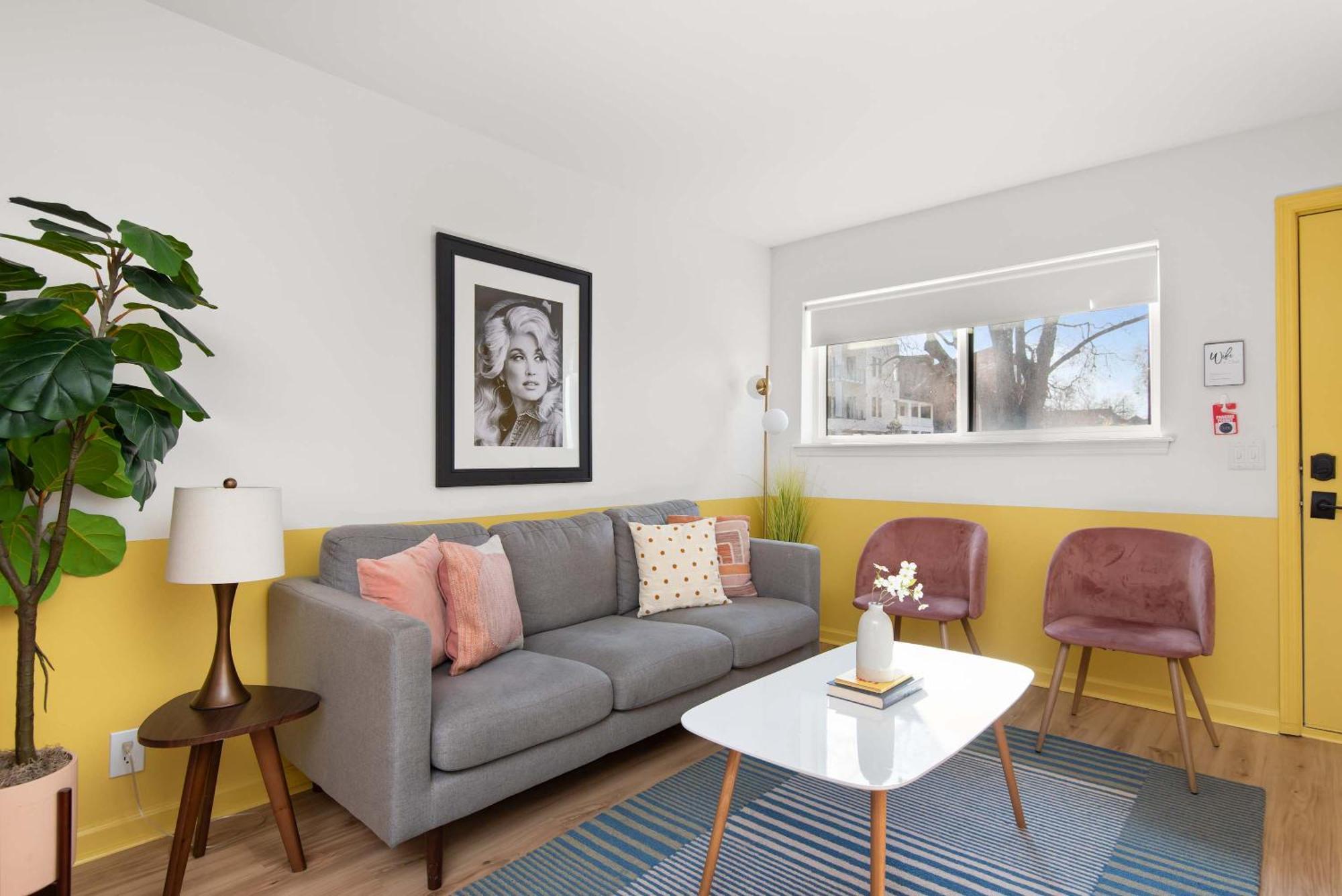 Dolly's Music Row Walkable Location