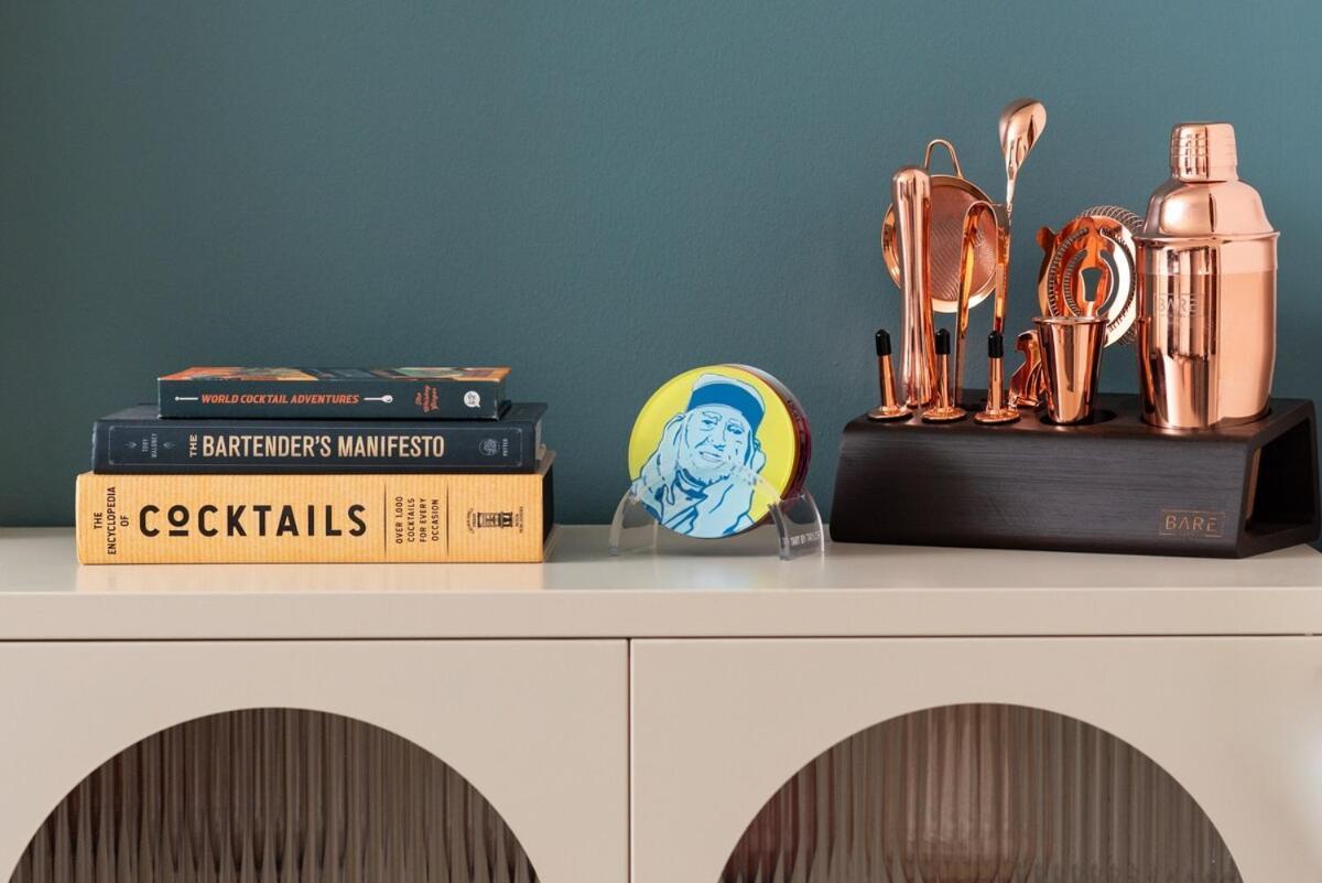 Holiday home 4 Bedroom House With Hot Tub And Backyard Close To Downtown