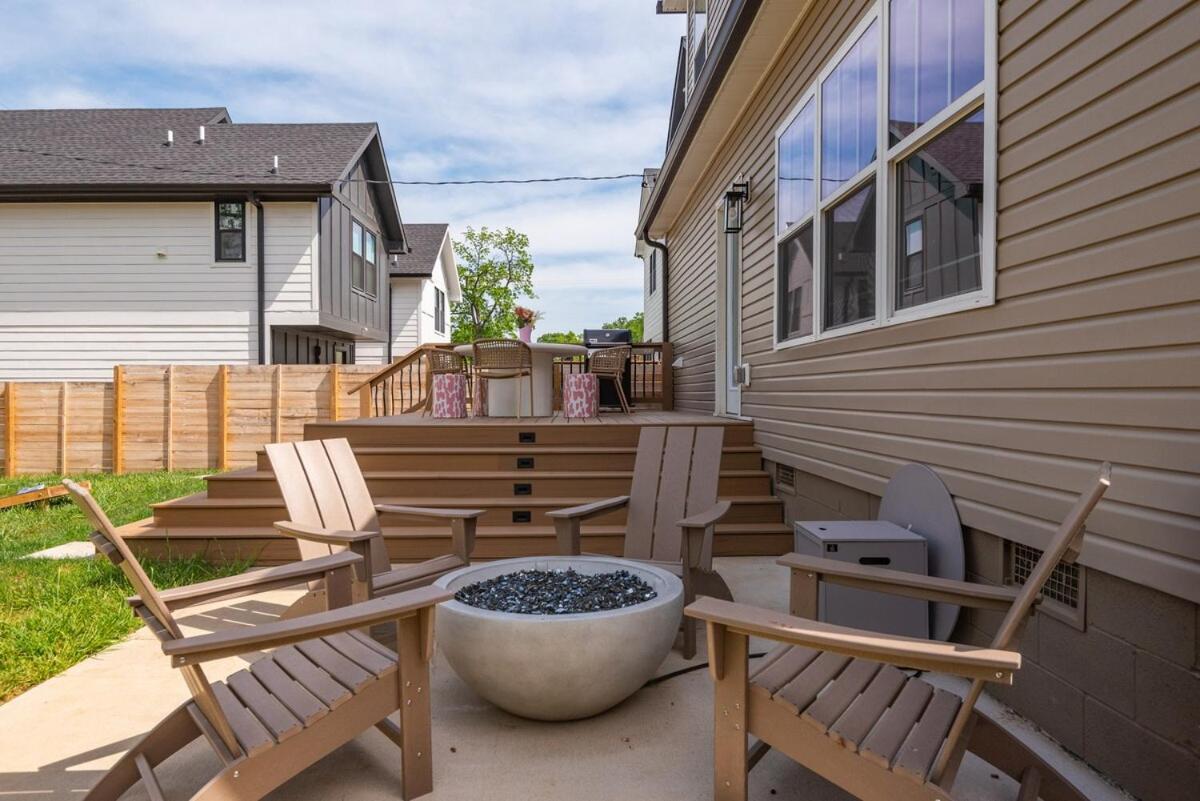 4 Bedroom House With Hot Tub And Backyard Close To Downtown *