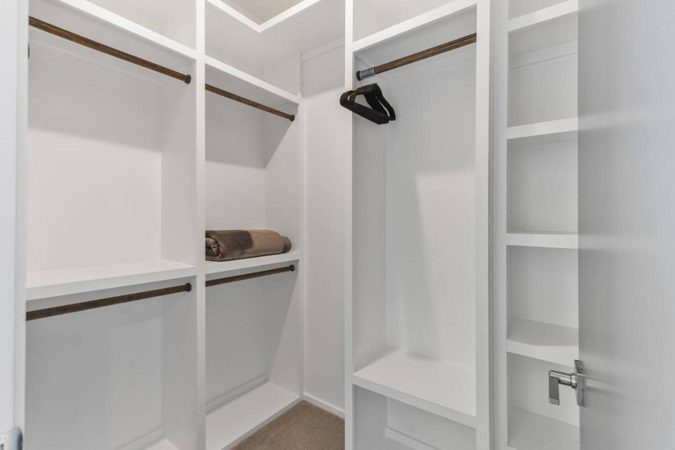 Rooftop Patio With Parking Walk To Belmont And 12 South Holiday home