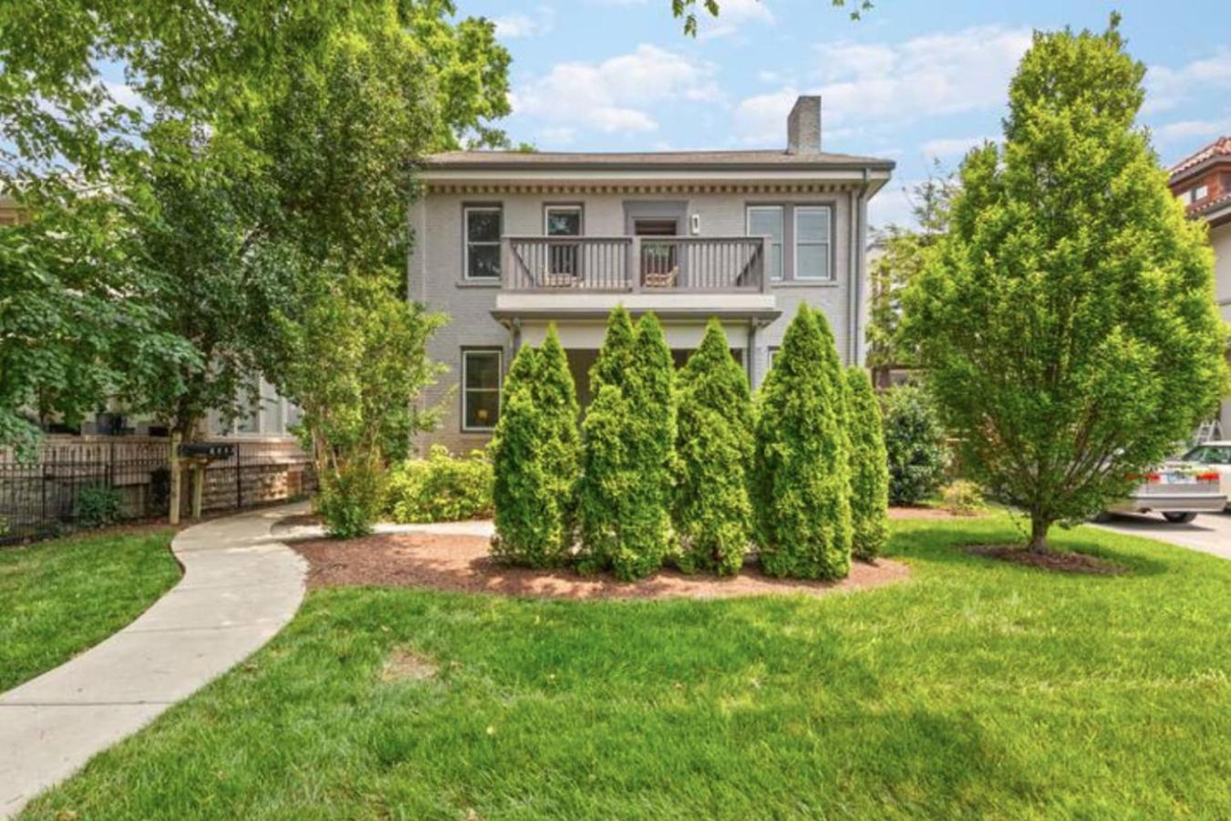 Rooftop Patio With Parking Walk To Belmont And 12 South