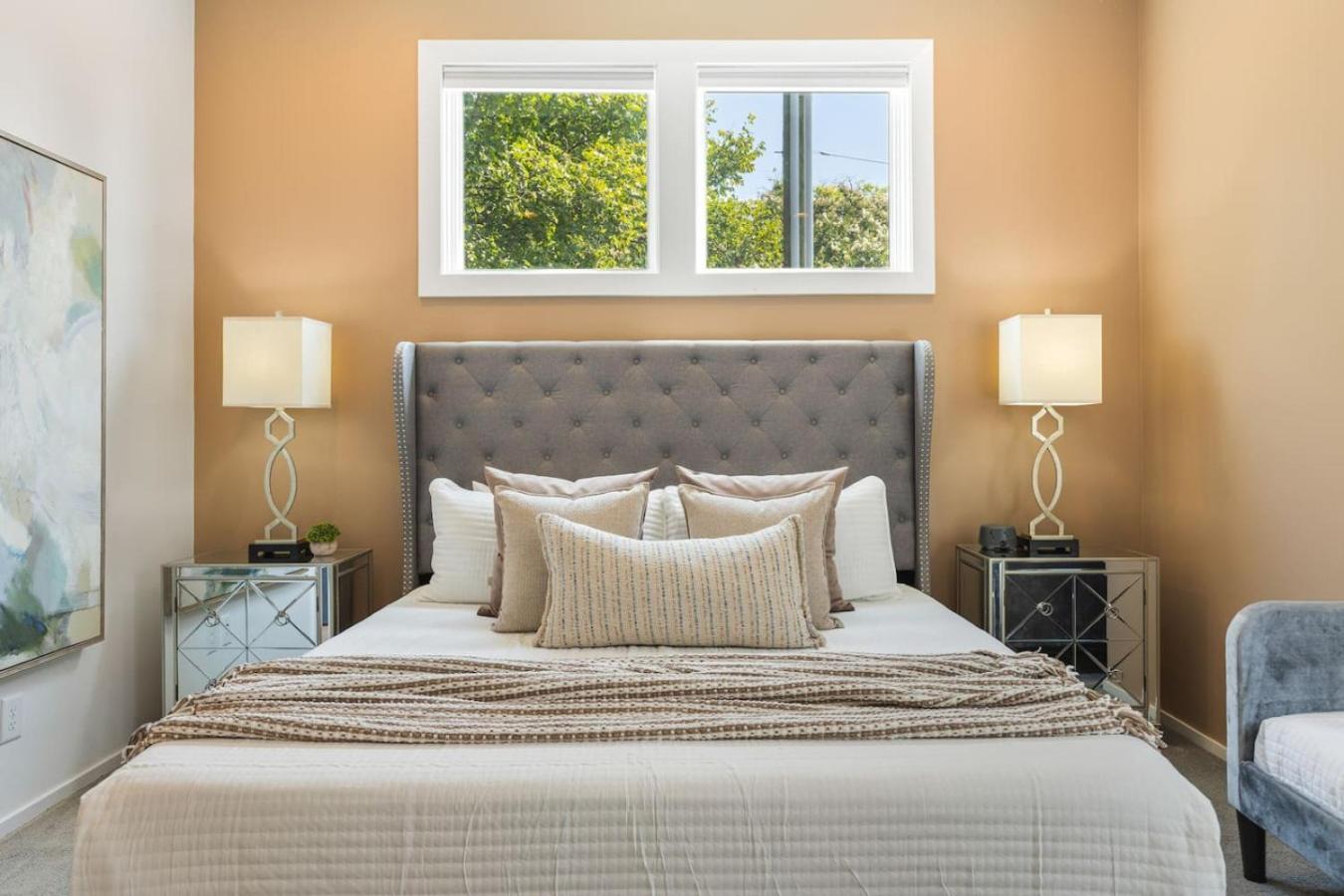 Rooftop Patio With Parking Walk To Belmont And 12 South Holiday home *