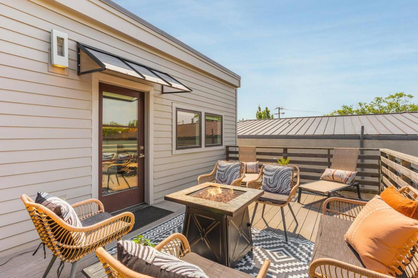 Rooftop Patio With Parking Walk To Belmont And 12 South *