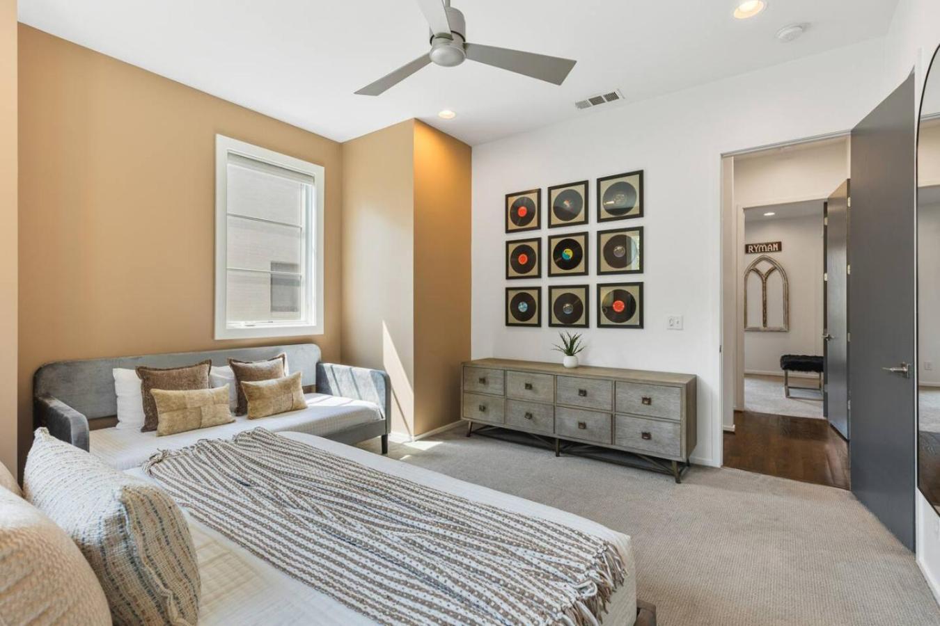 Rooftop Patio With Parking Walk To Belmont And 12 South Nashville