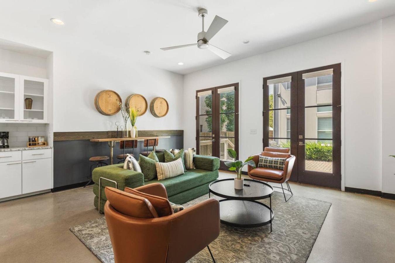 Rooftop Patio With Parking Walk To Belmont And 12 South Holiday home