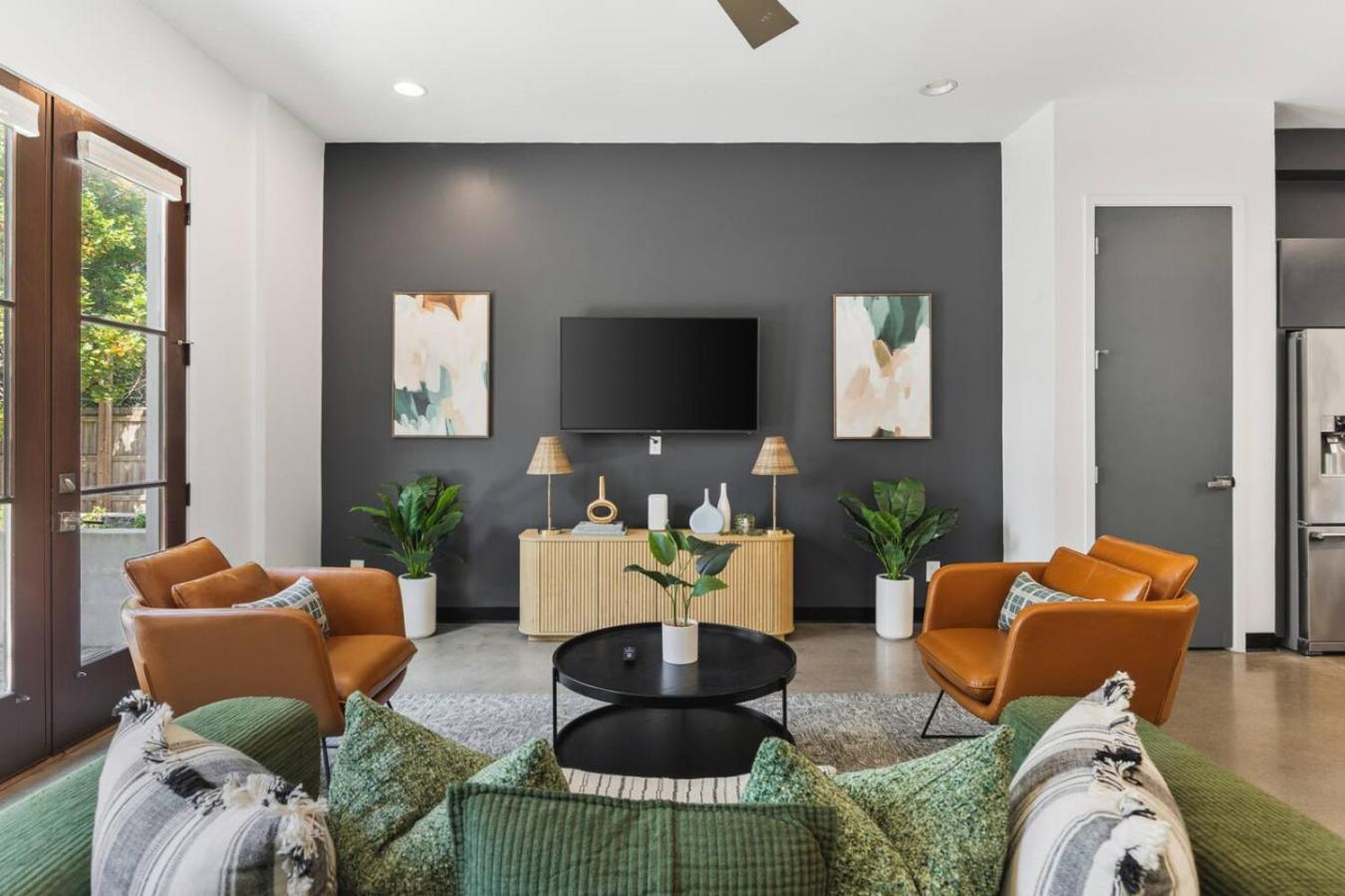 Rooftop Patio With Parking Walk To Belmont And 12 South Holiday home Nashville