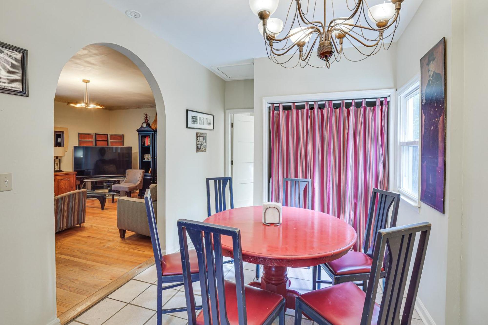 Spacious Retreat With Yard Wfh Friendly!