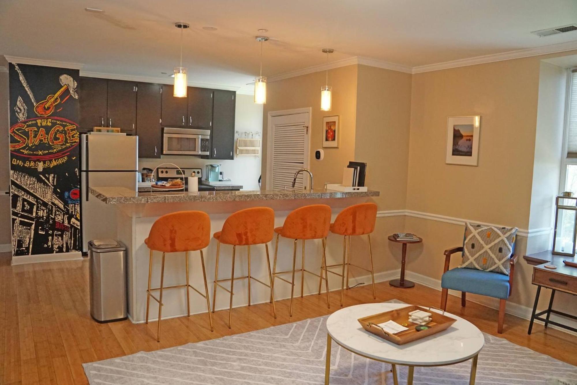 Of Downtown Nashville! Apartment *