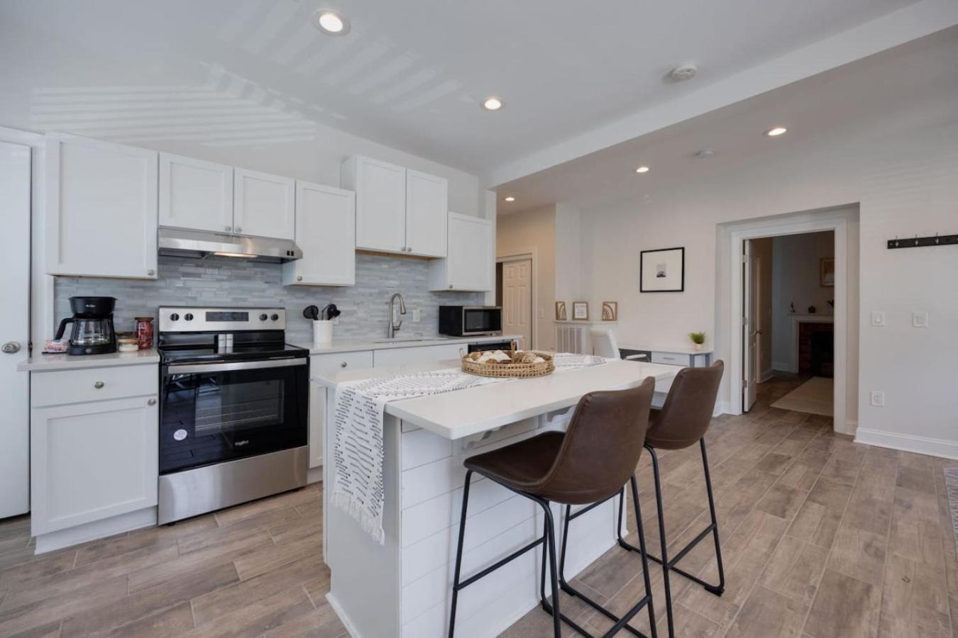 28th Ave Haven Near Everything