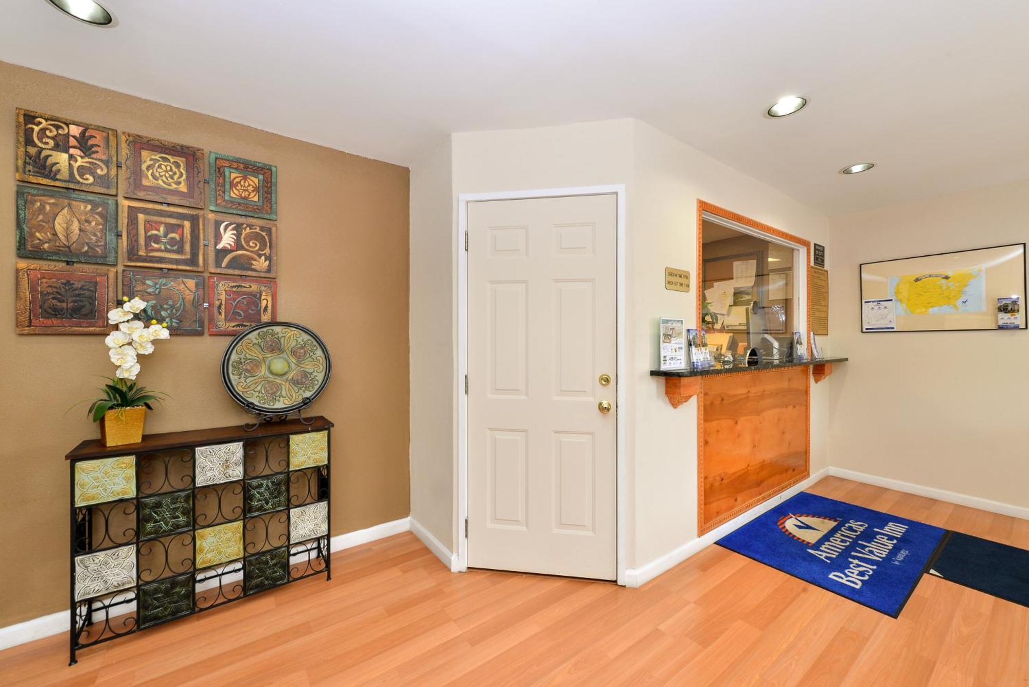 Americas Value Near Downtown 2* Nashville