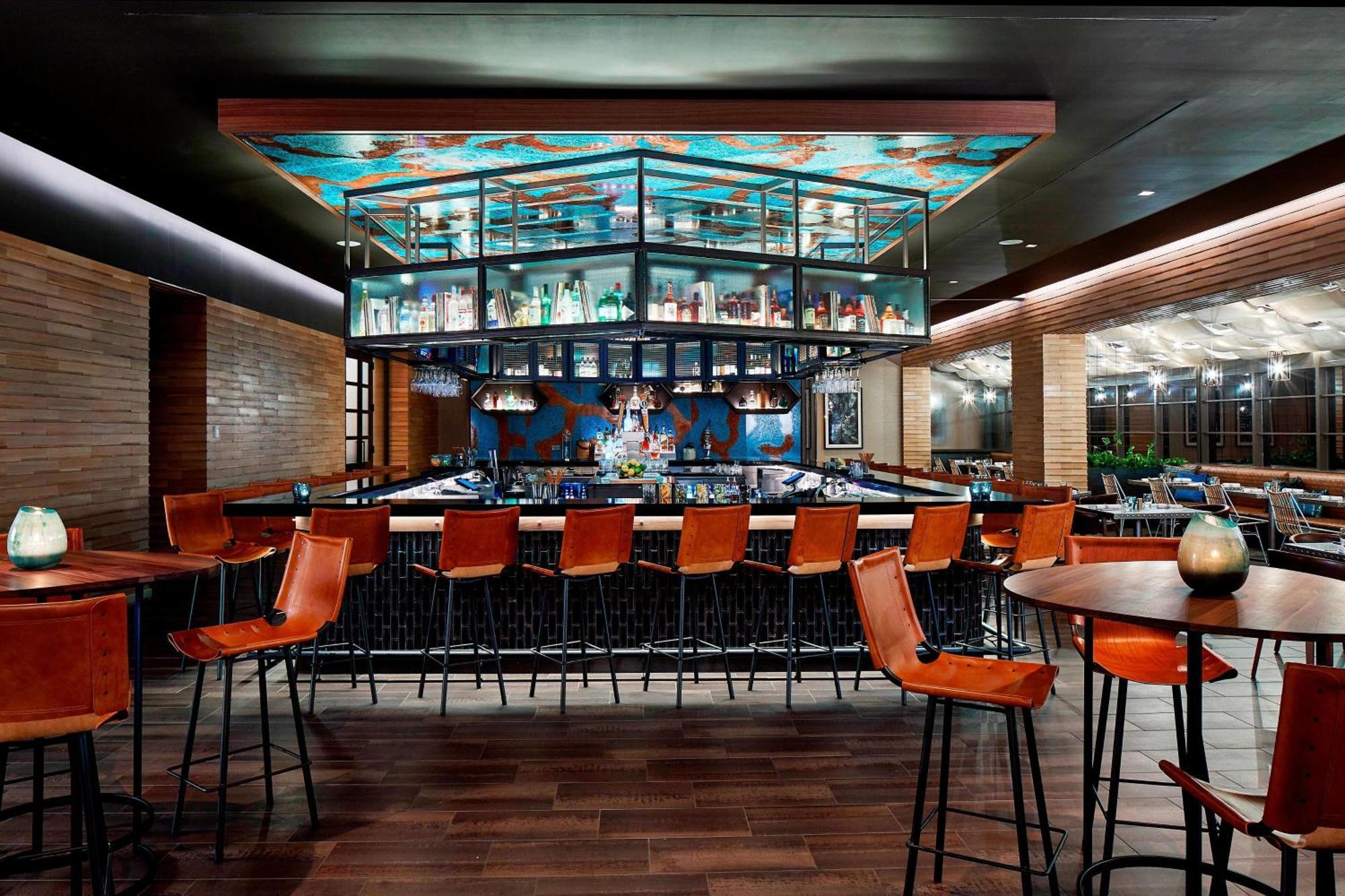 Renaissance Hotel 5*