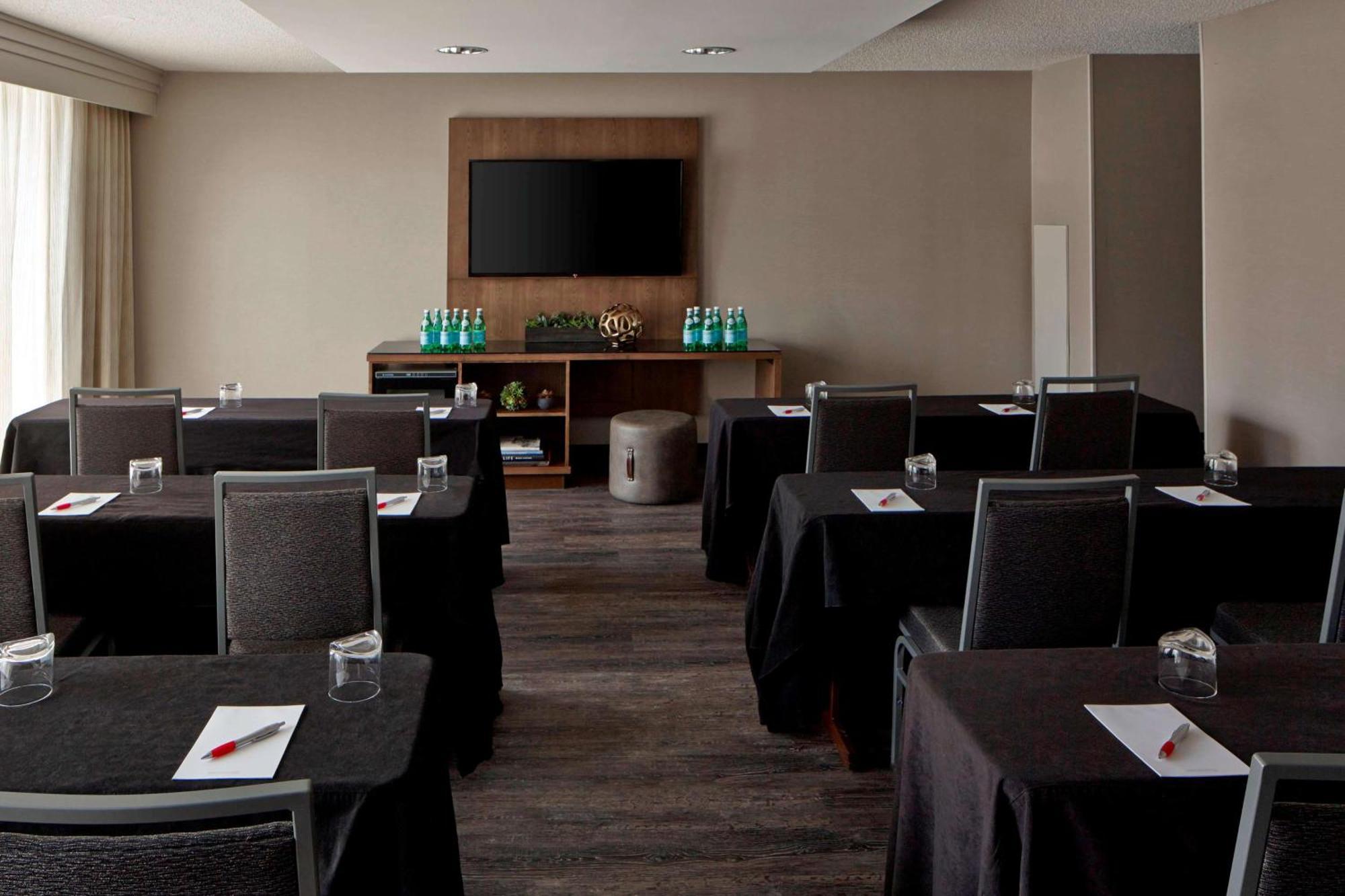 Sonesta Airport Hotel Nashville