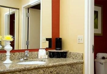 Courtyard By Marriott At Opryland 3* Nashville