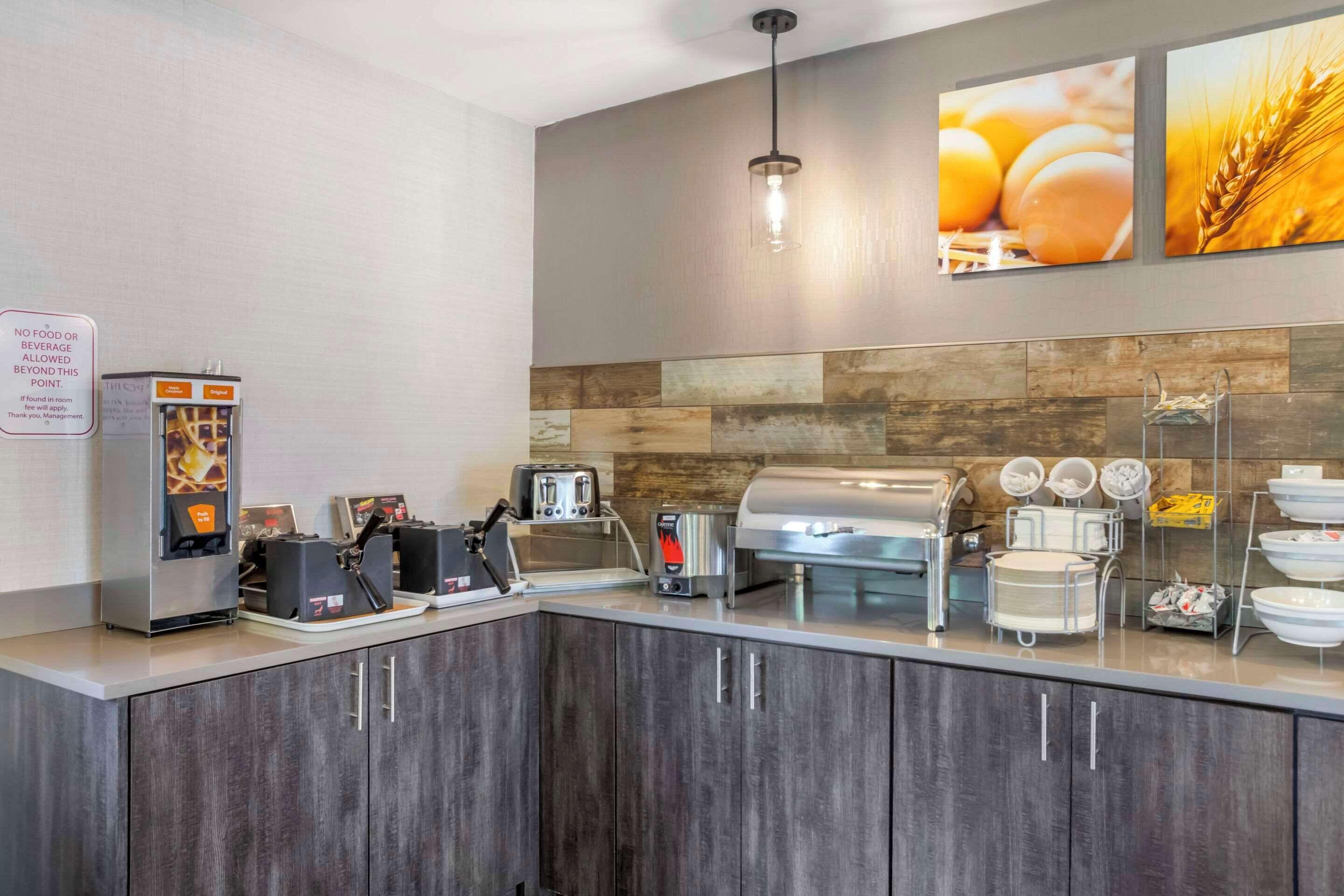 Comfort Airport - Bna