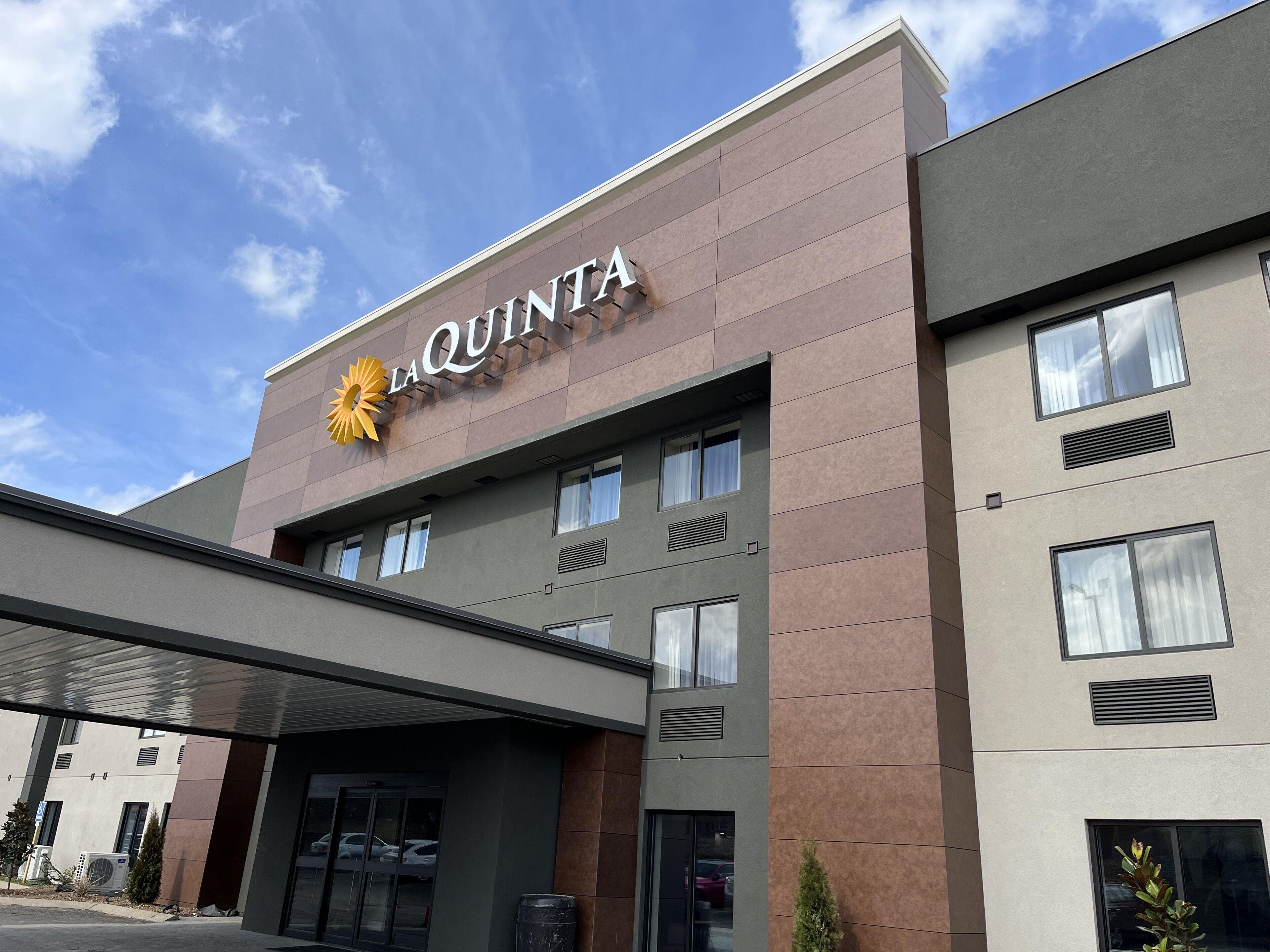 Hotel La Quinta By Wyndham Airport