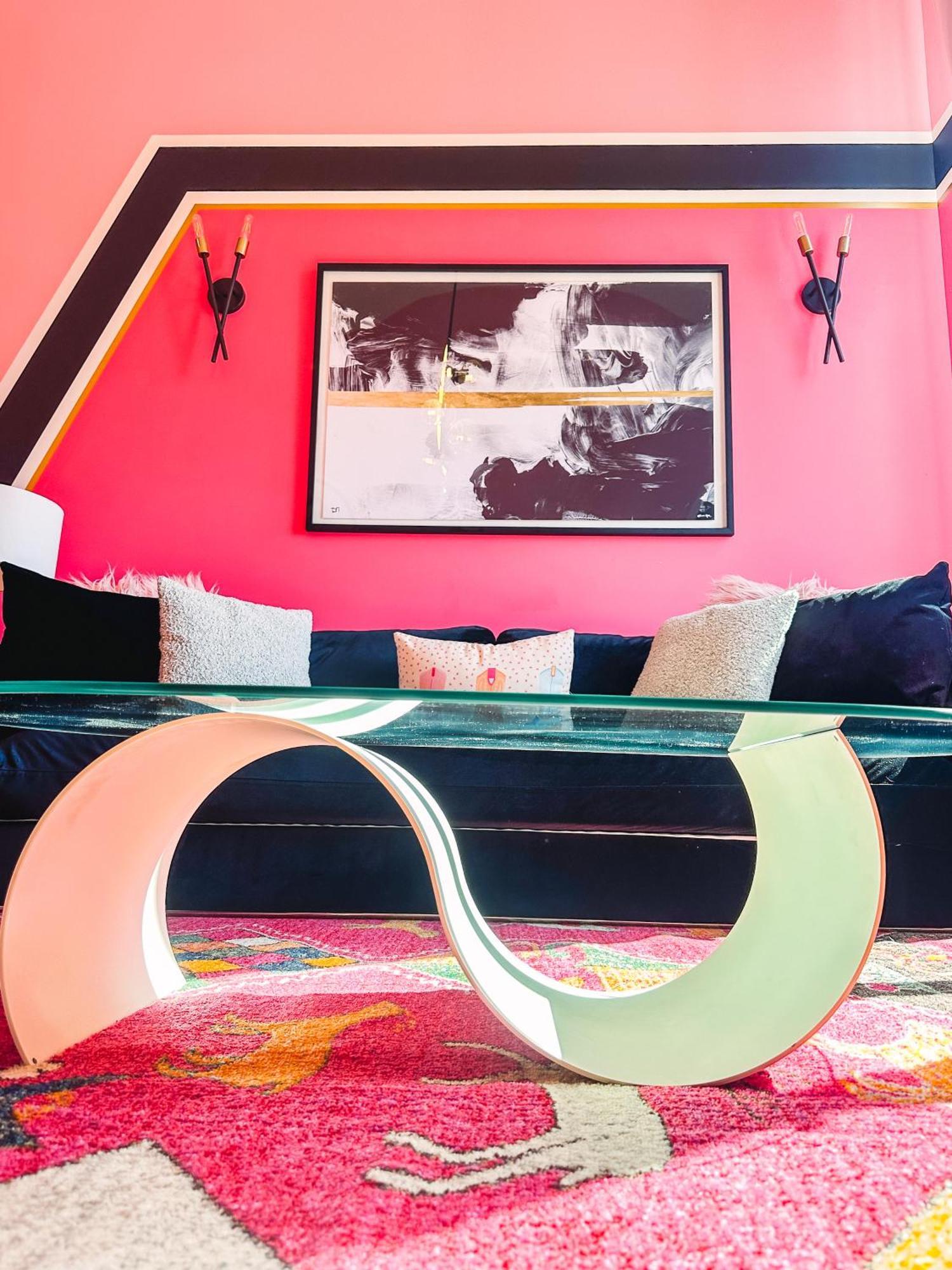 Dolly's Glam Getaway - Glittering Gem Near Broadway