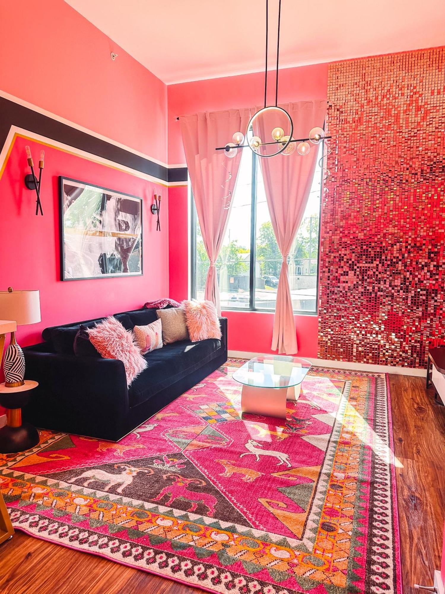 Dolly's Glam Getaway - Glittering Gem Near Broadway Holiday home