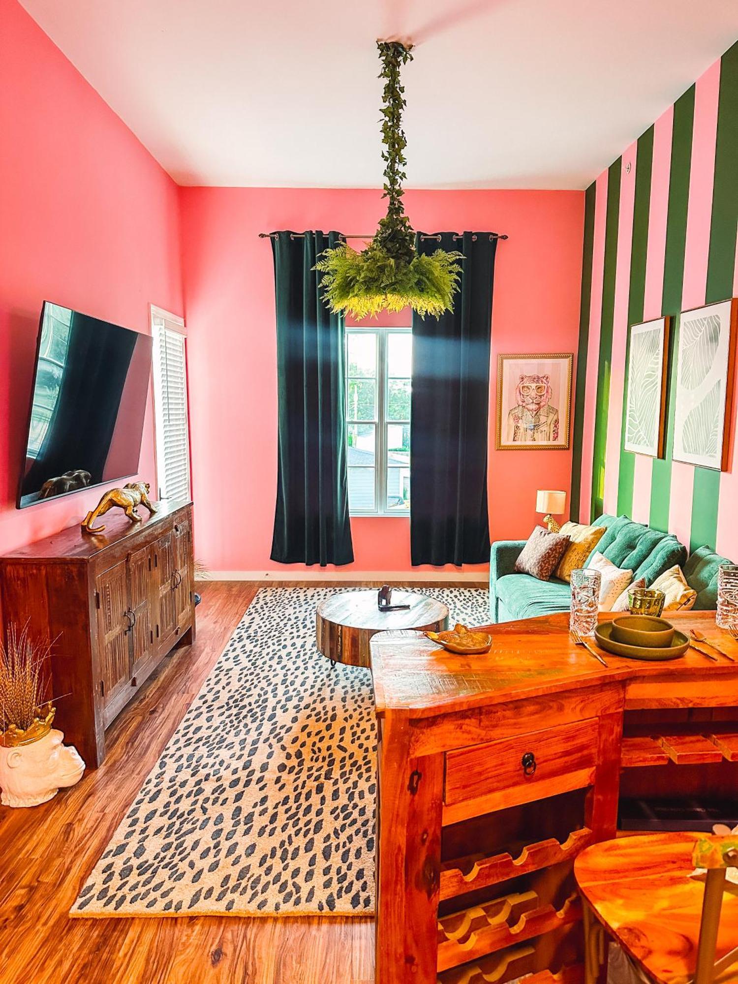 Holiday home Dreaming With Dolly - Luxe Near Broadway