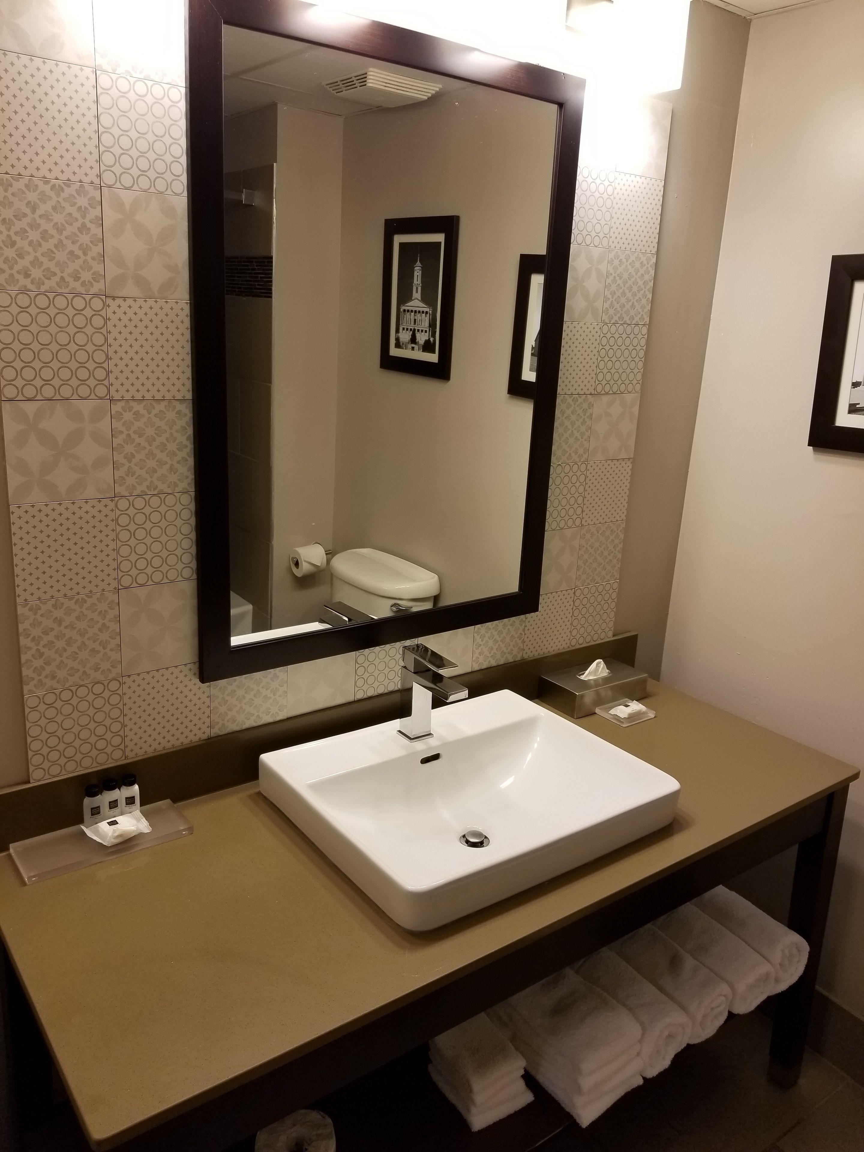 Hotel Country & By Radisson, Airport East, Tn