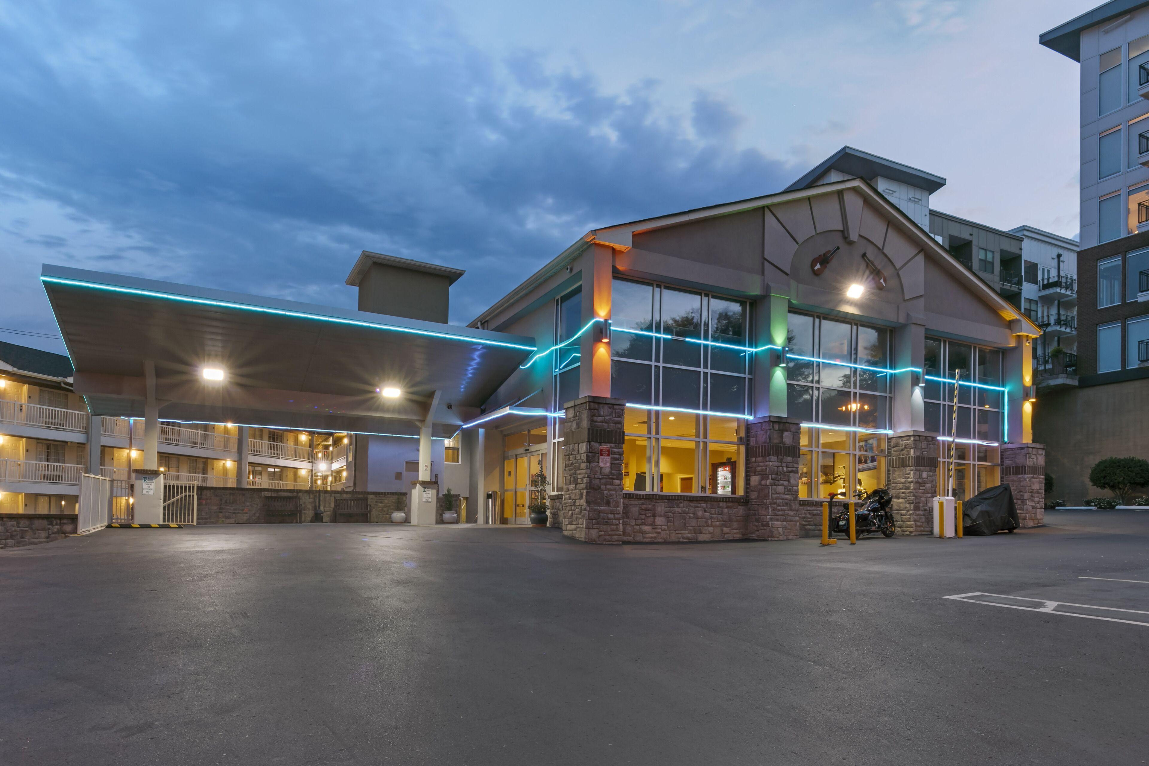 Comfort Downtown - Music Center 4* Nashville