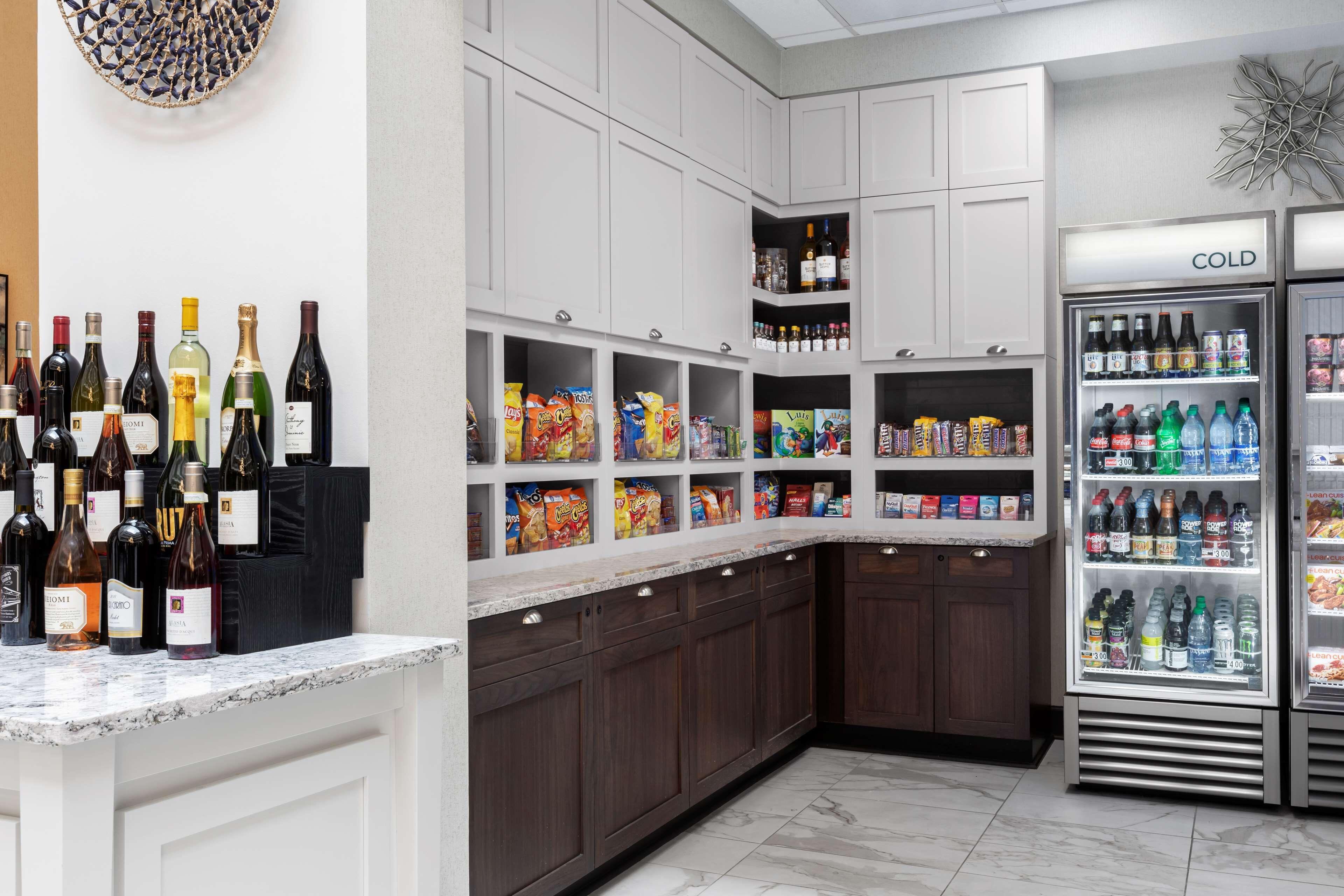 Hotel Homewood By Hilton Downtown